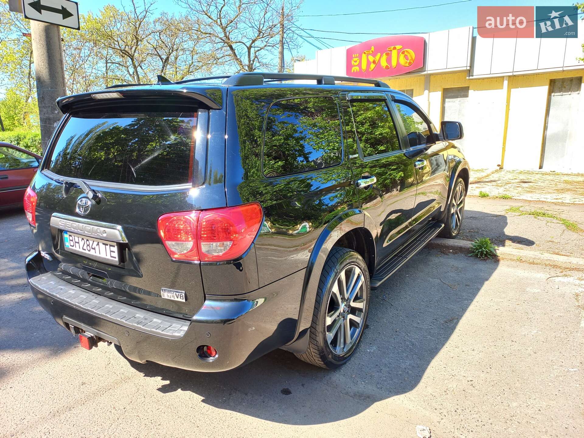 Toyota Sequoia 2011 VIN 5TDDY5G10AS031477 фото оголошення 2 з 11