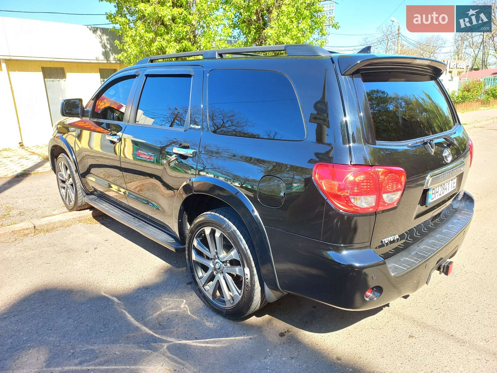 Toyota Sequoia 2011 VIN 5TDDY5G10AS031477 фото оголошення 3 з 11
