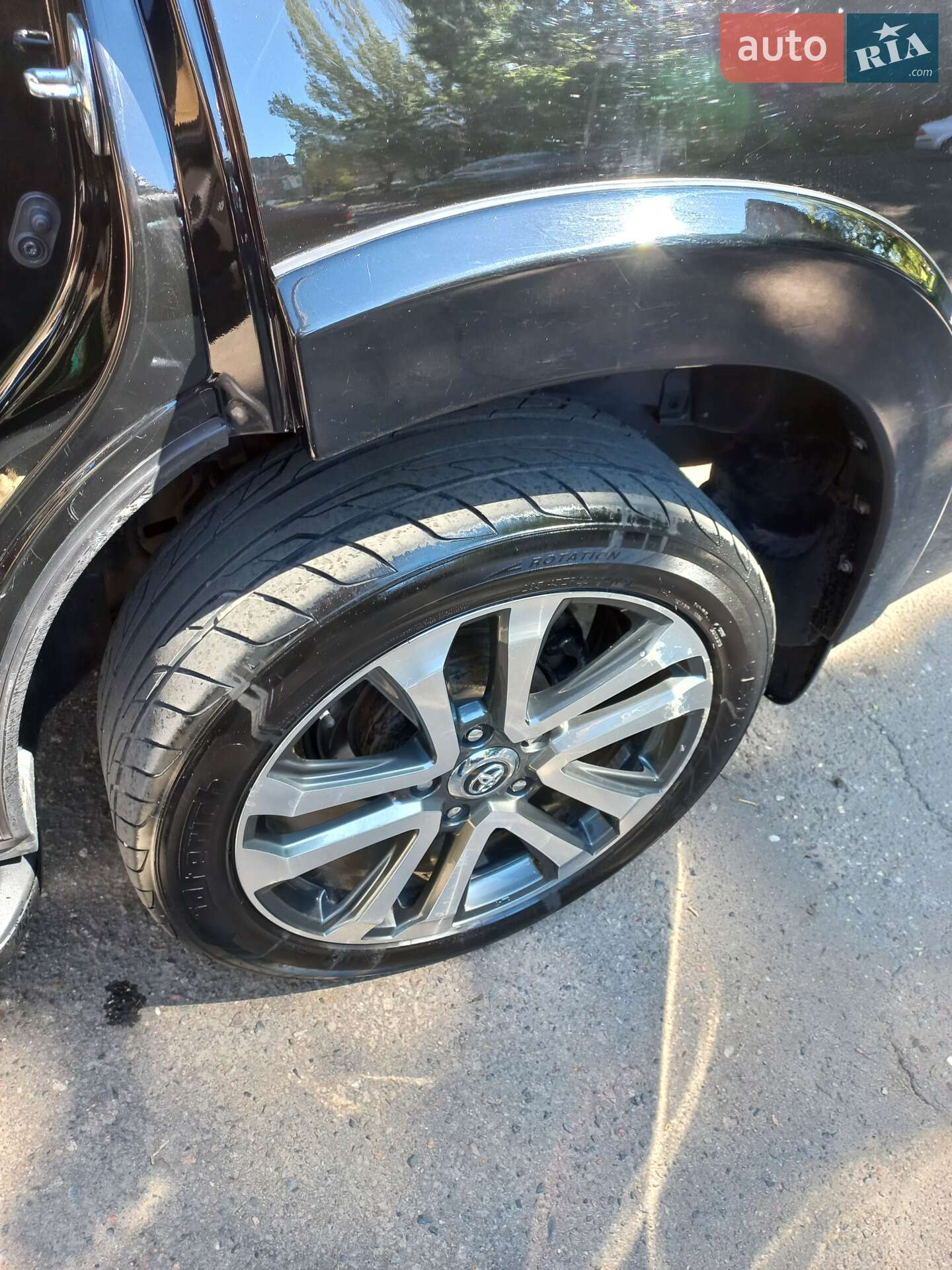 Toyota Sequoia 2011 VIN 5TDDY5G10AS031477 фото оголошення 5 з 11
