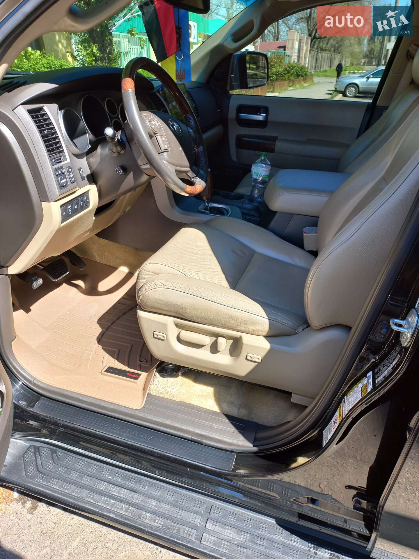Toyota Sequoia 2011 VIN 5TDDY5G10AS031477 фото оголошення 7 з 11