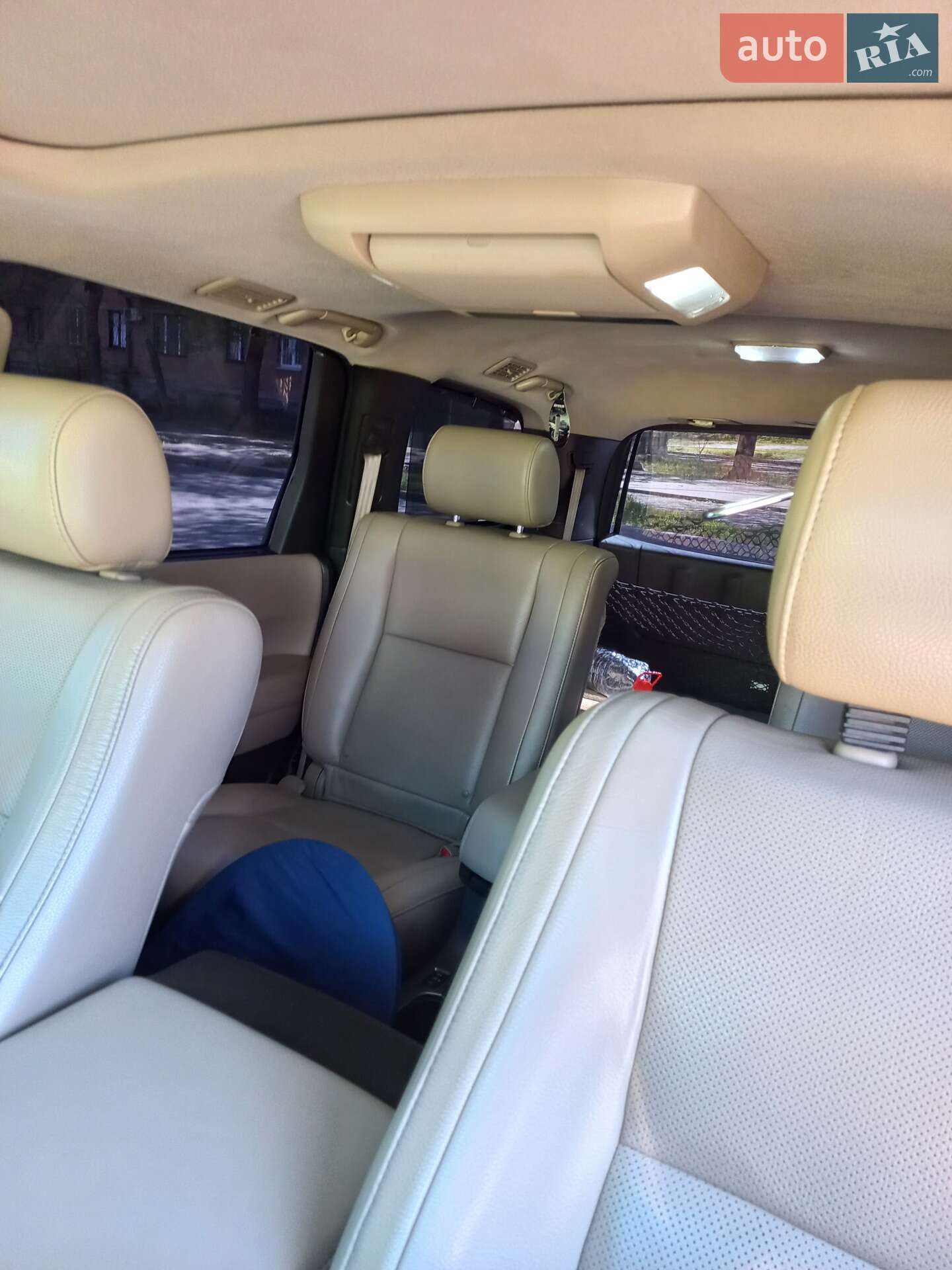 Toyota Sequoia 2011 VIN 5TDDY5G10AS031477 фото оголошення 9 з 11