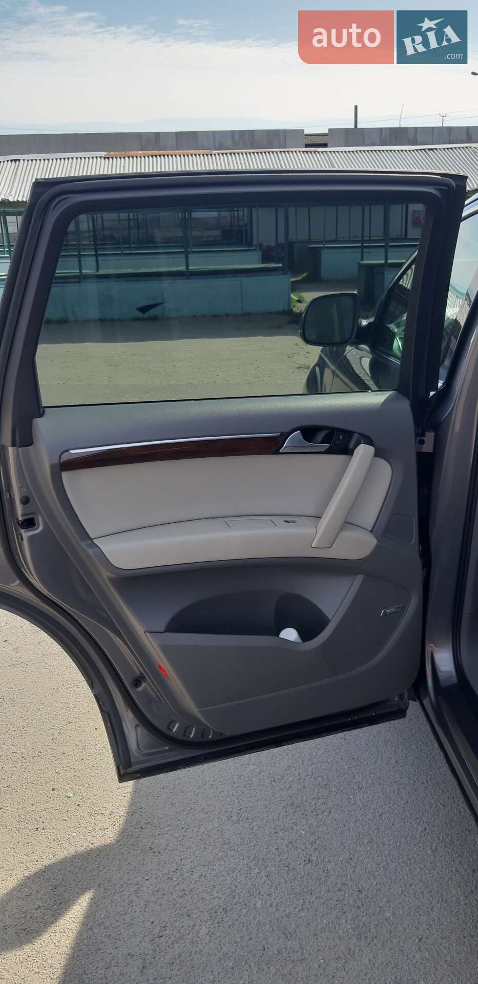 Audi Q7 2011 VIN WA1LGAFE9CD003200 фото оголошення 11 з 26