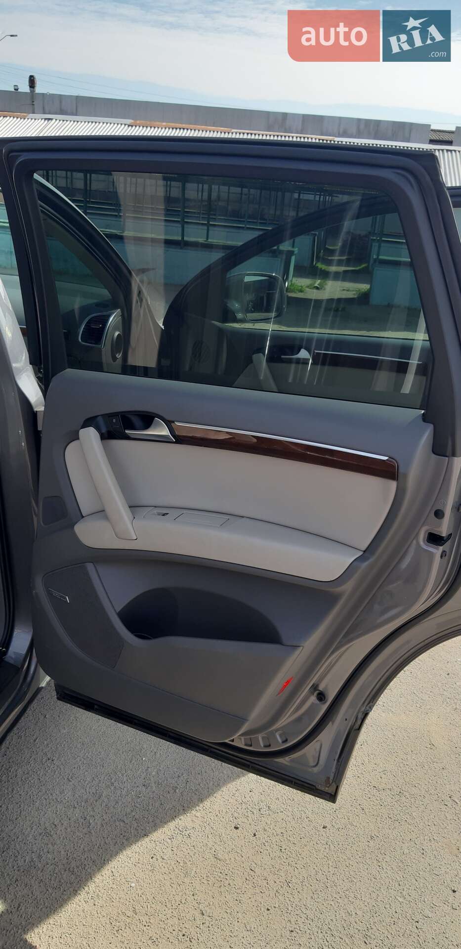 Audi Q7 2011 VIN WA1LGAFE9CD003200 фото оголошення 15 з 26