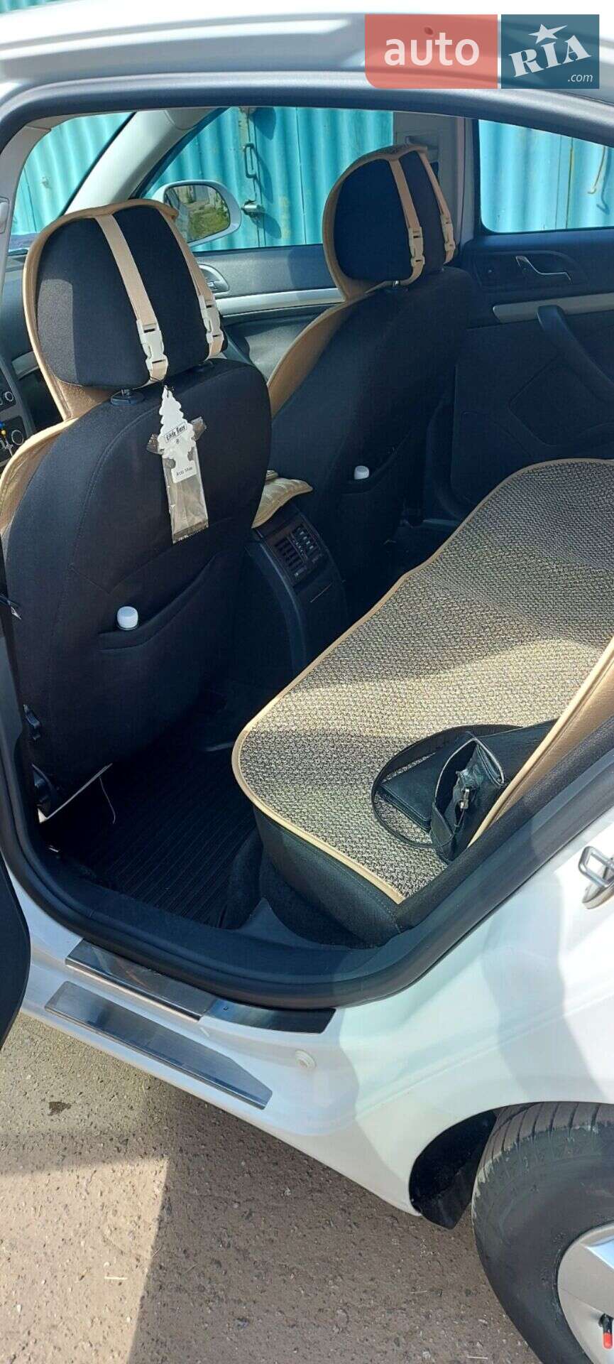 Skoda Octavia 2011 VIN TMBBK41Z0CB150156 фото оголошення 3 з 11
