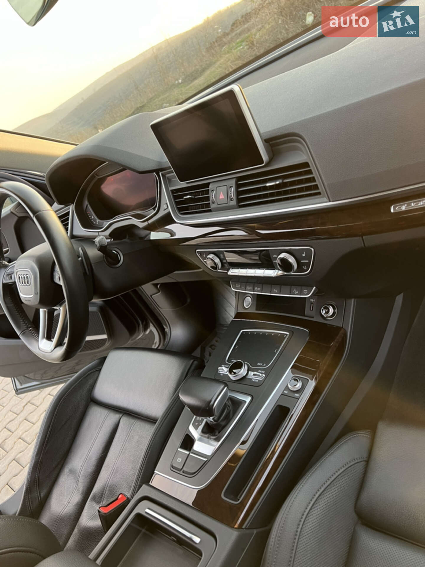 Audi Q5 2018 VIN WA1BNAFY3J2247574 фото оголошення 11 з 20