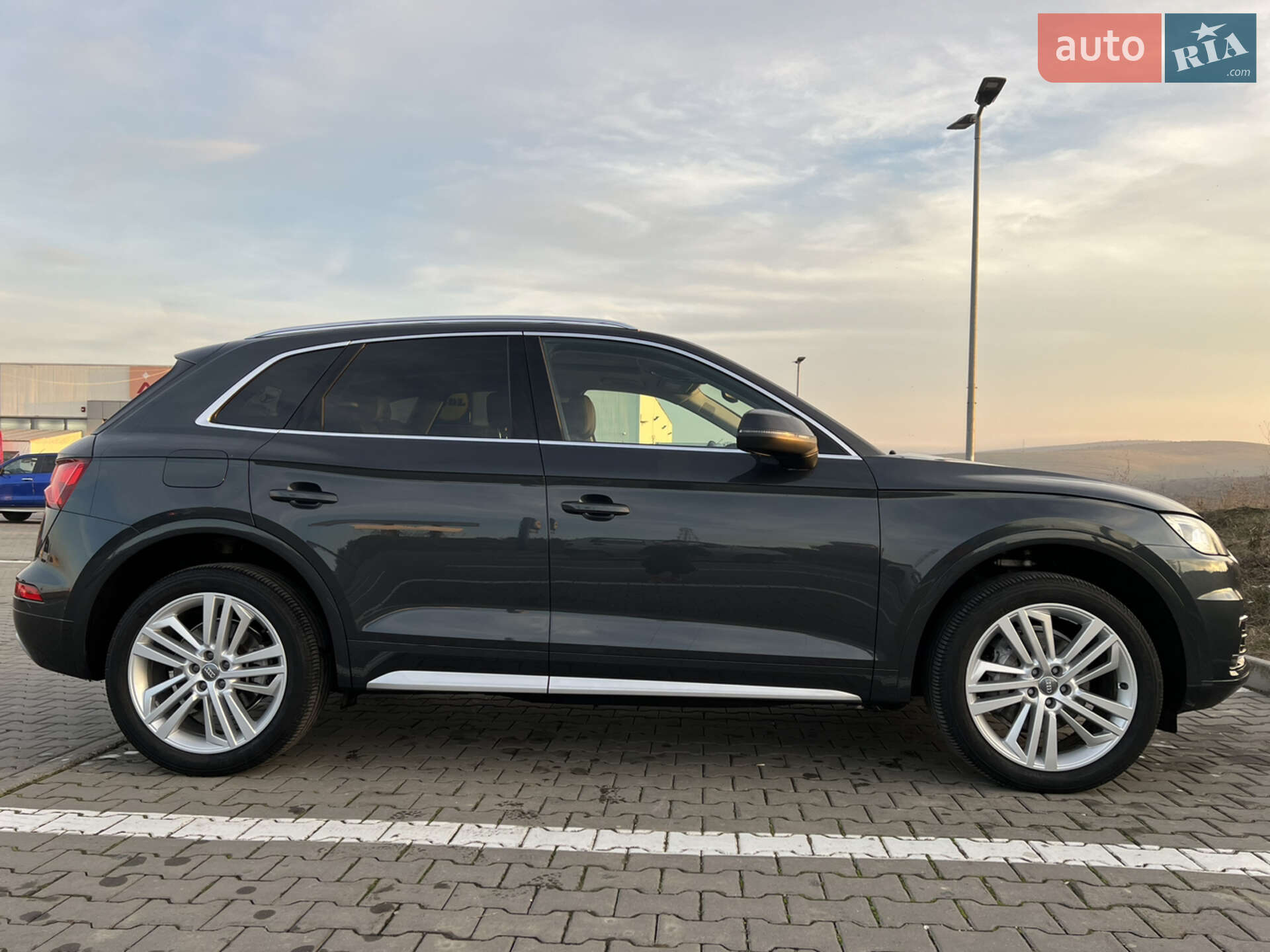 Audi Q5 2018 VIN WA1BNAFY3J2247574 фото оголошення 17 з 20