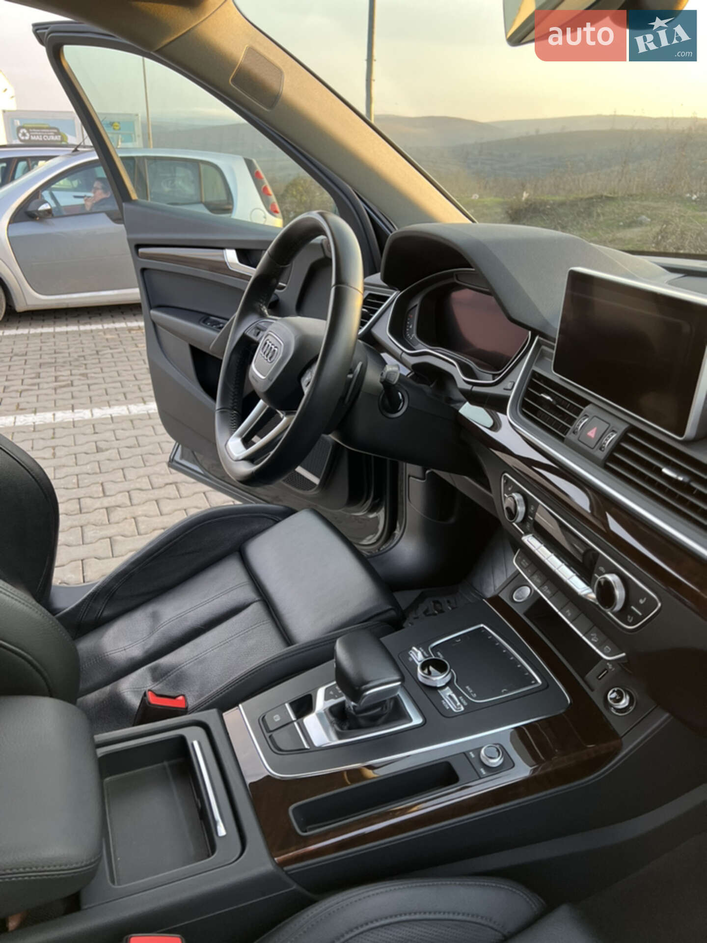 Audi Q5 2018 VIN WA1BNAFY3J2247574 фото оголошення 10 з 20