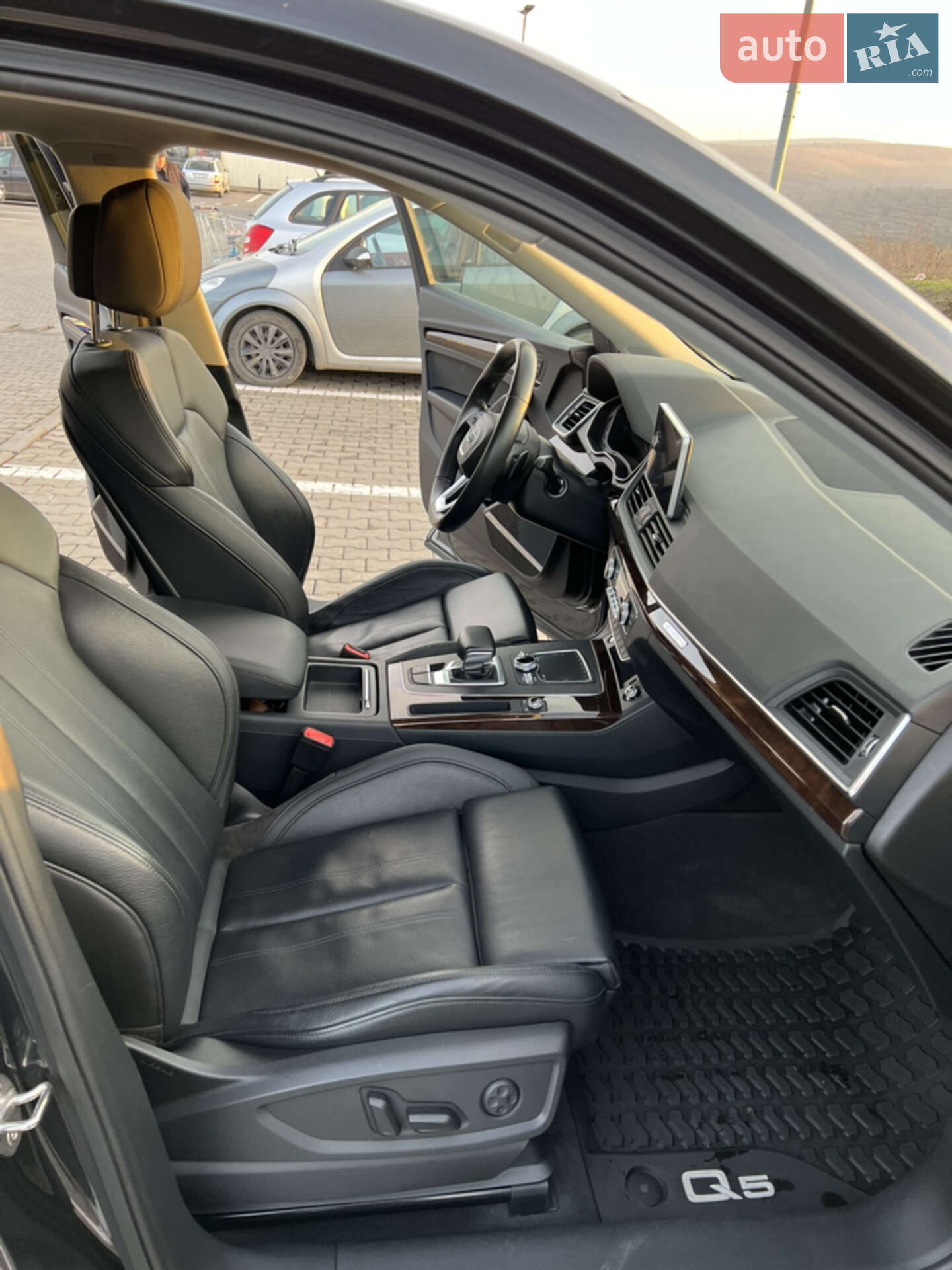 Audi Q5 2018 VIN WA1BNAFY3J2247574 фото оголошення 18 з 20