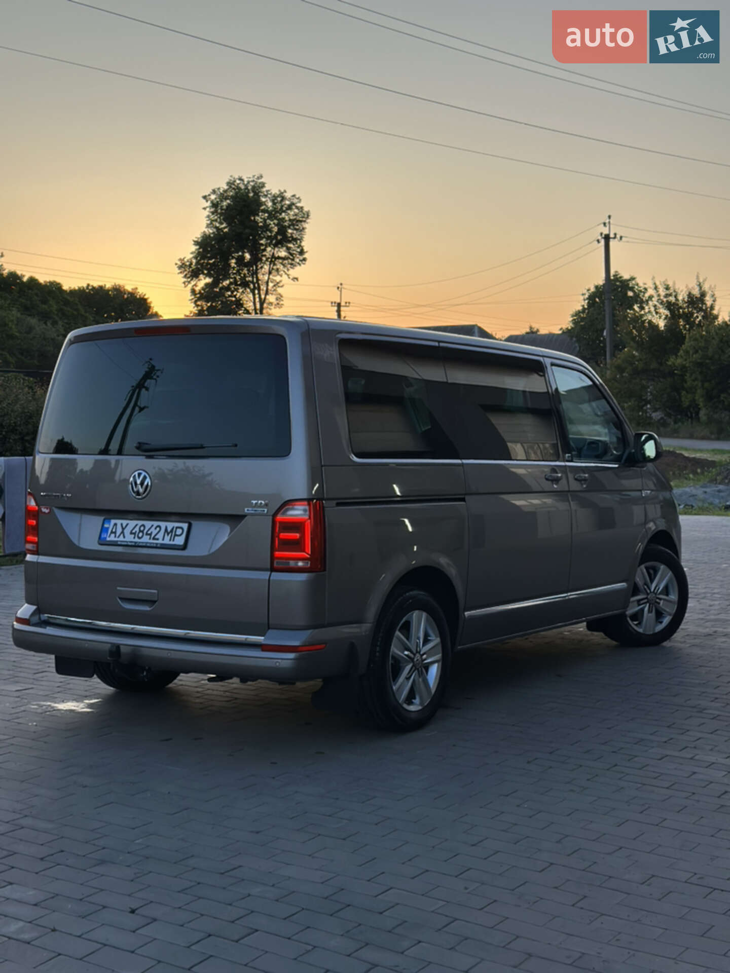 Volkswagen Multivan 2015 VIN WV2ZZZ7HZGH005310 фото оголошення 3 з 15