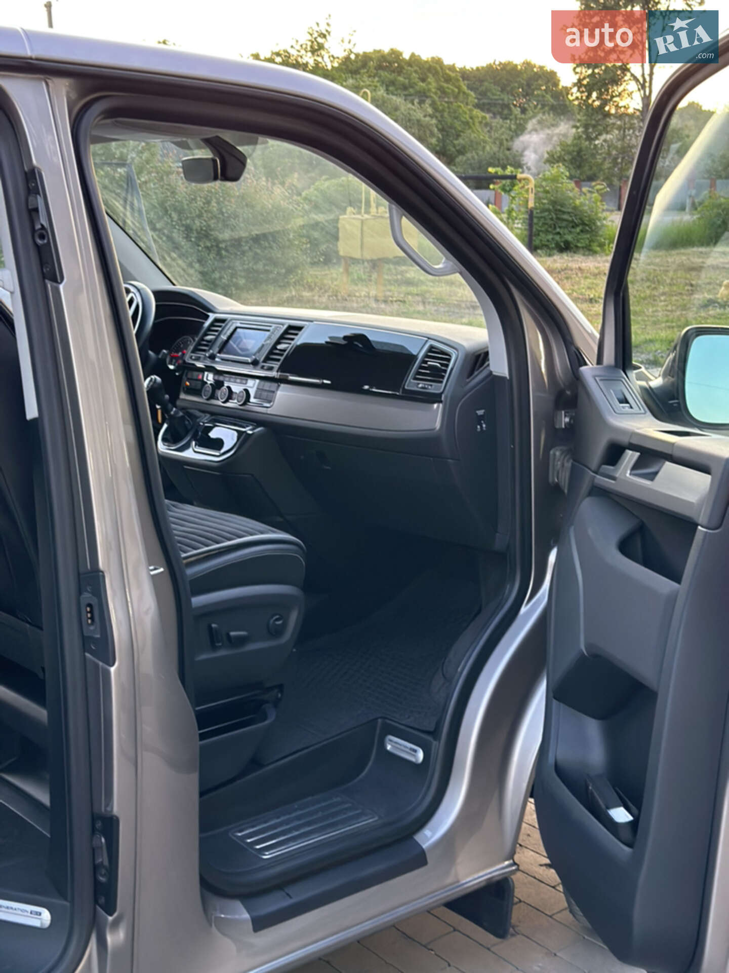 Volkswagen Multivan 2015 VIN WV2ZZZ7HZGH005310 фото оголошення 6 з 15