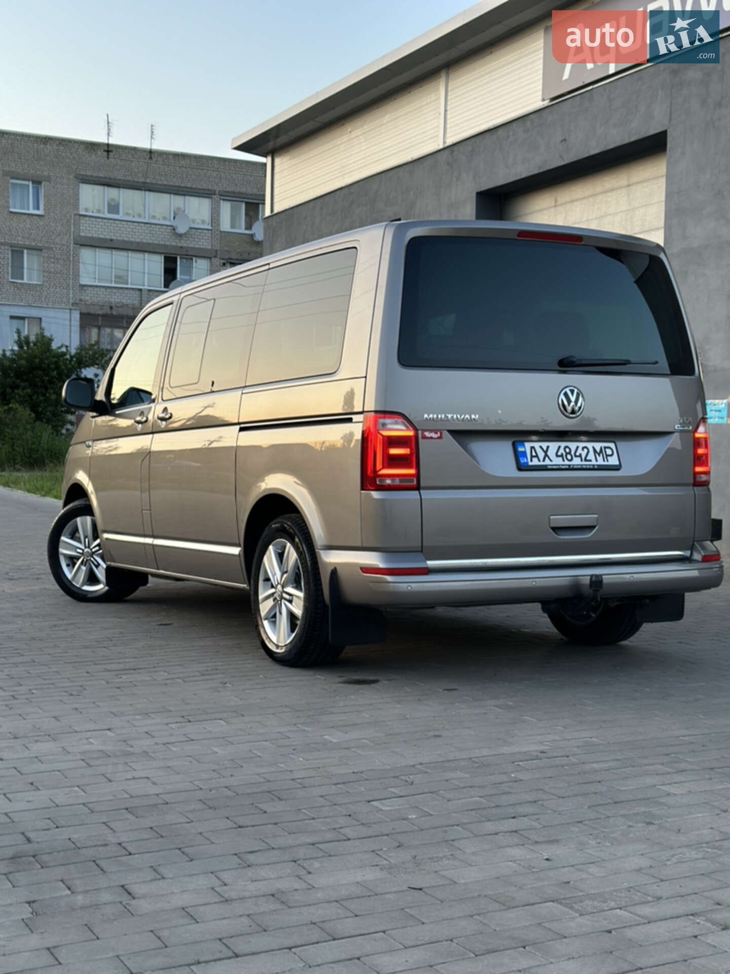 Volkswagen Multivan 2015 VIN WV2ZZZ7HZGH005310 фото оголошення 4 з 15