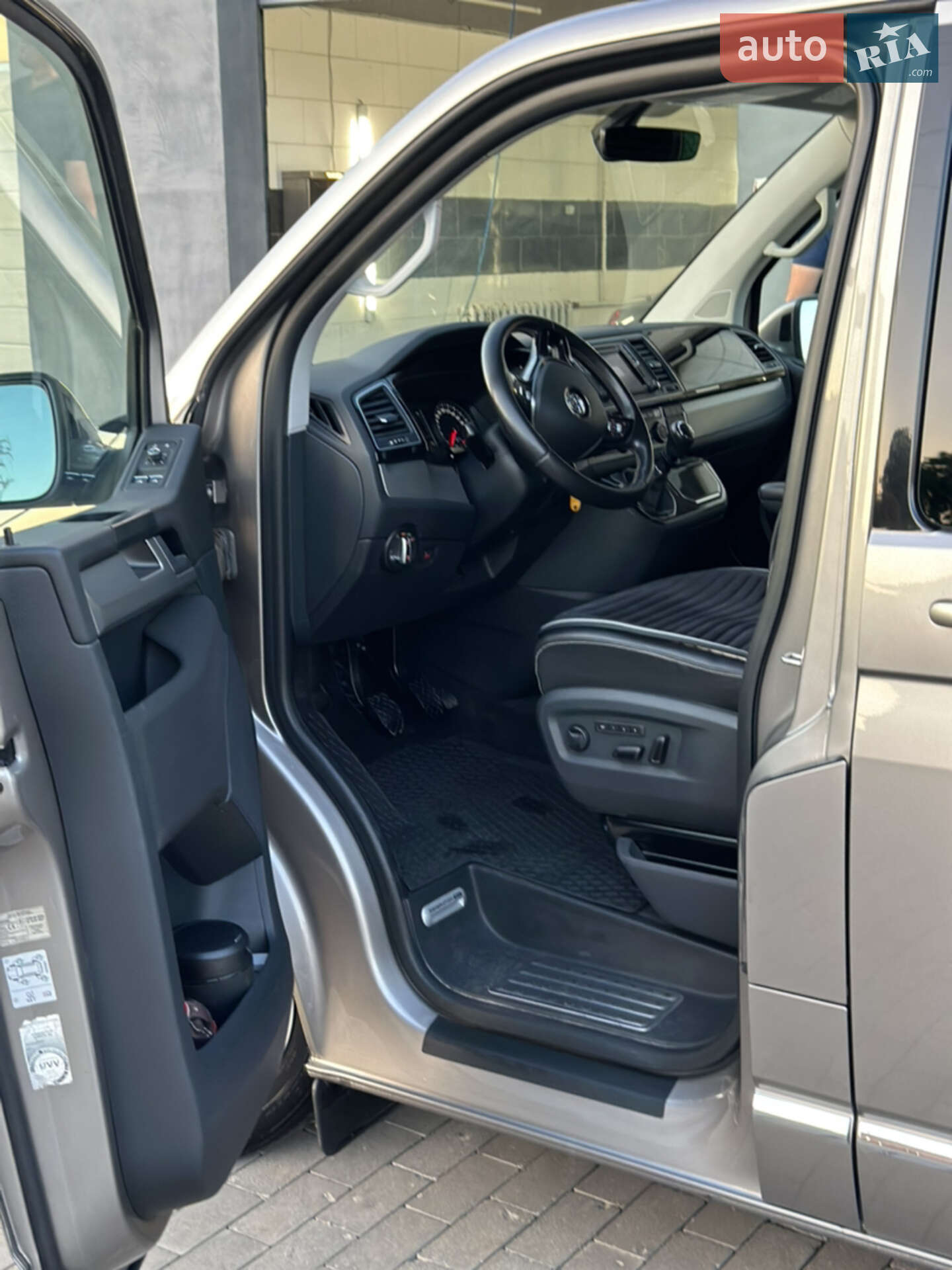 Volkswagen Multivan 2015 VIN WV2ZZZ7HZGH005310 фото оголошення 5 з 15