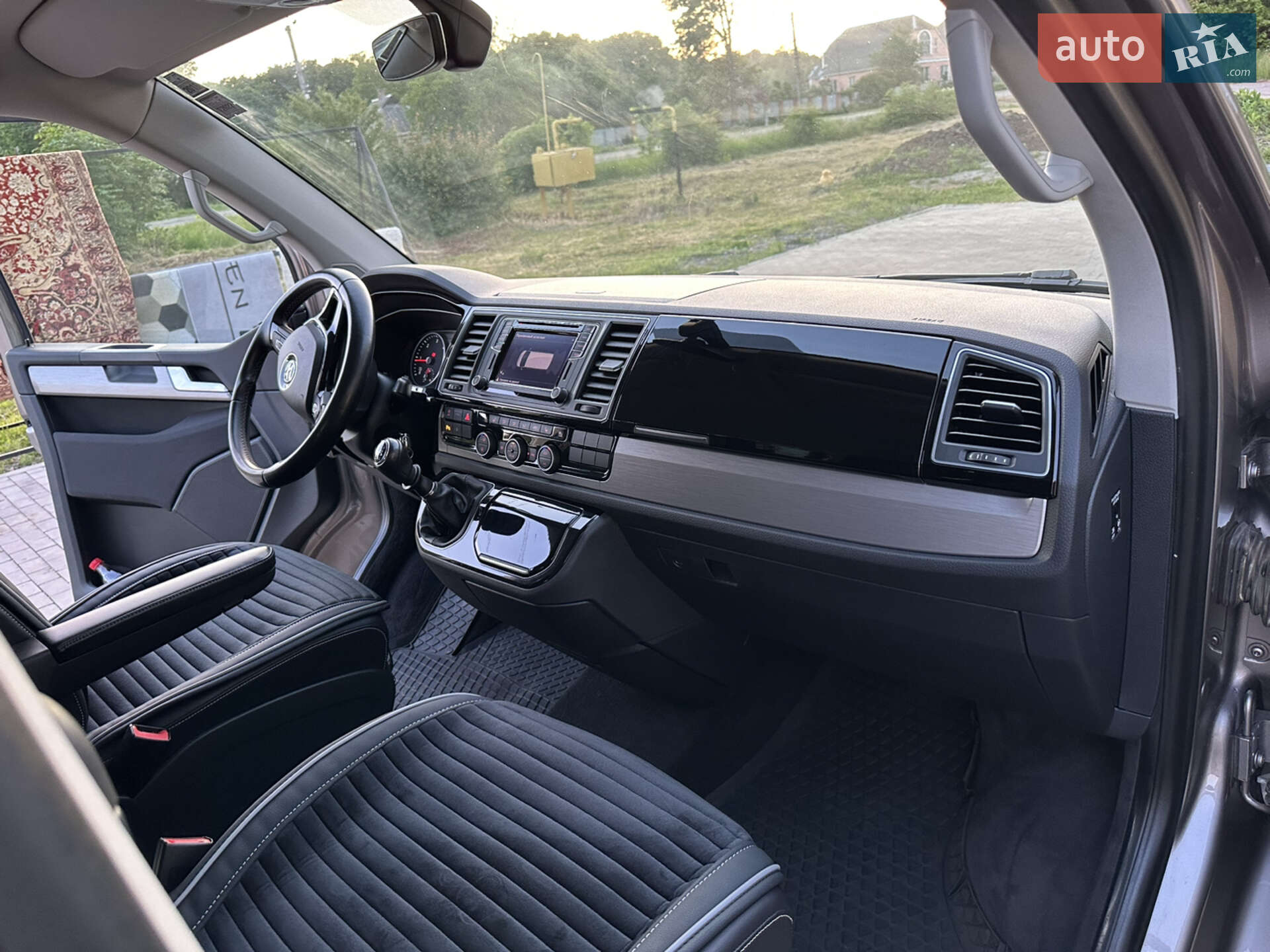 Volkswagen Multivan 2015 VIN WV2ZZZ7HZGH005310 фото оголошення 9 з 15