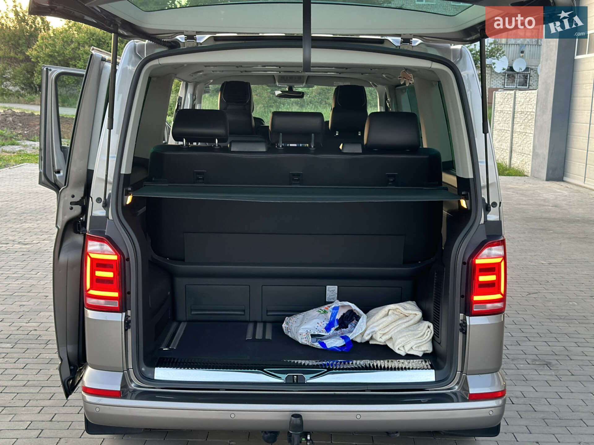 Volkswagen Multivan 2015 VIN WV2ZZZ7HZGH005310 фото оголошення 15 з 15