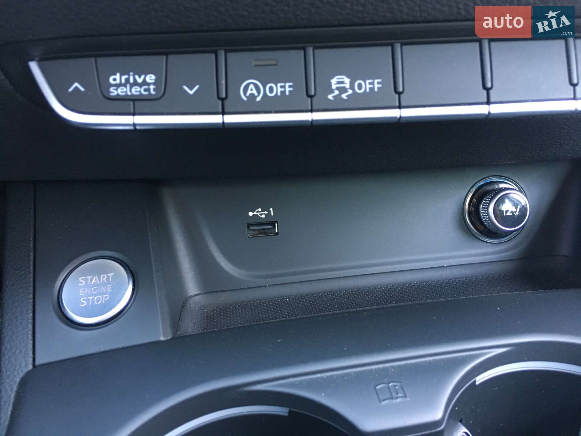 Audi A4 2019 VIN WAUZZZF42LA010990 фото оголошення 12 з 52