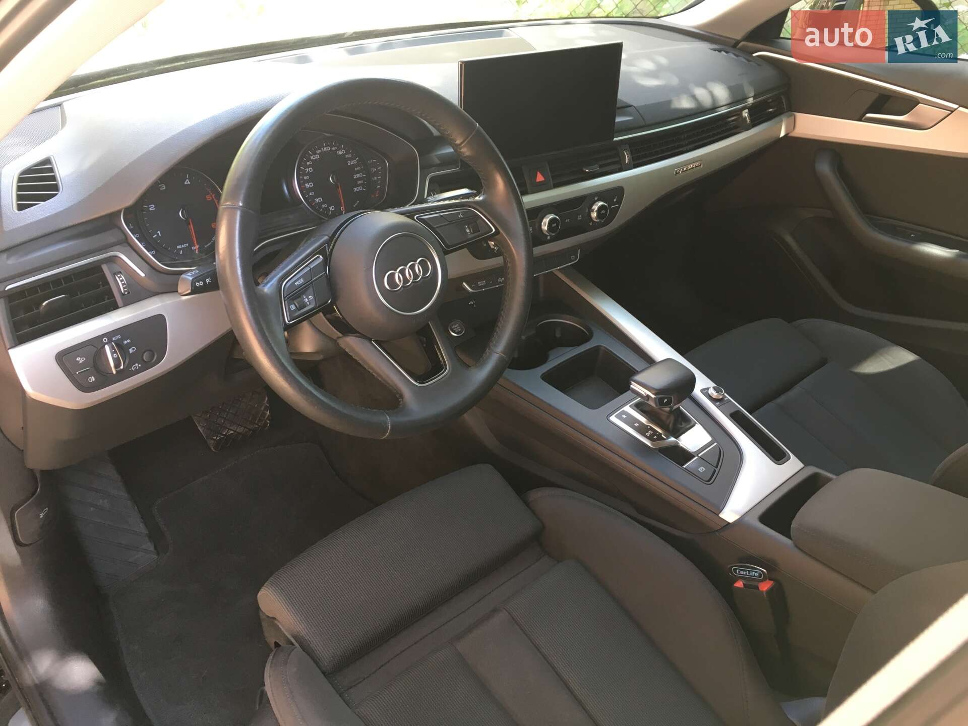 Audi A4 2019 VIN WAUZZZF42LA010990 фото оголошення 17 з 52