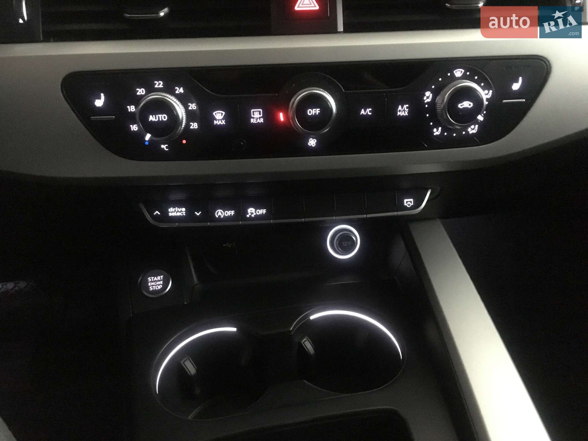 Audi A4 2019 VIN WAUZZZF42LA010990 фото оголошення 18 з 52