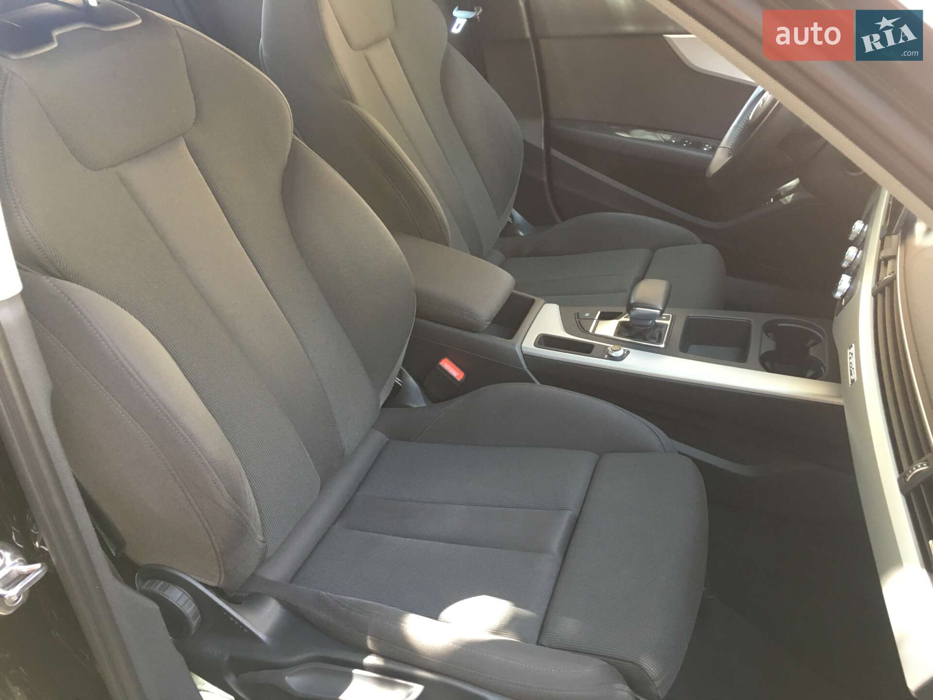 Audi A4 2019 VIN WAUZZZF42LA010990 фото оголошення 35 з 52