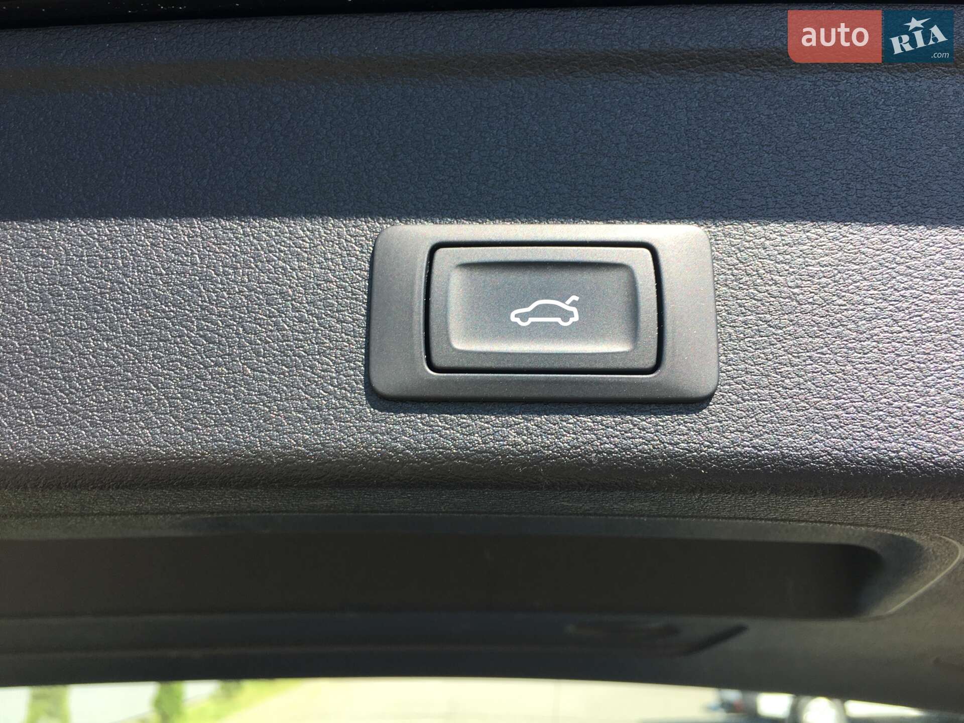 Audi A4 2019 VIN WAUZZZF42LA010990 фото оголошення 47 з 52