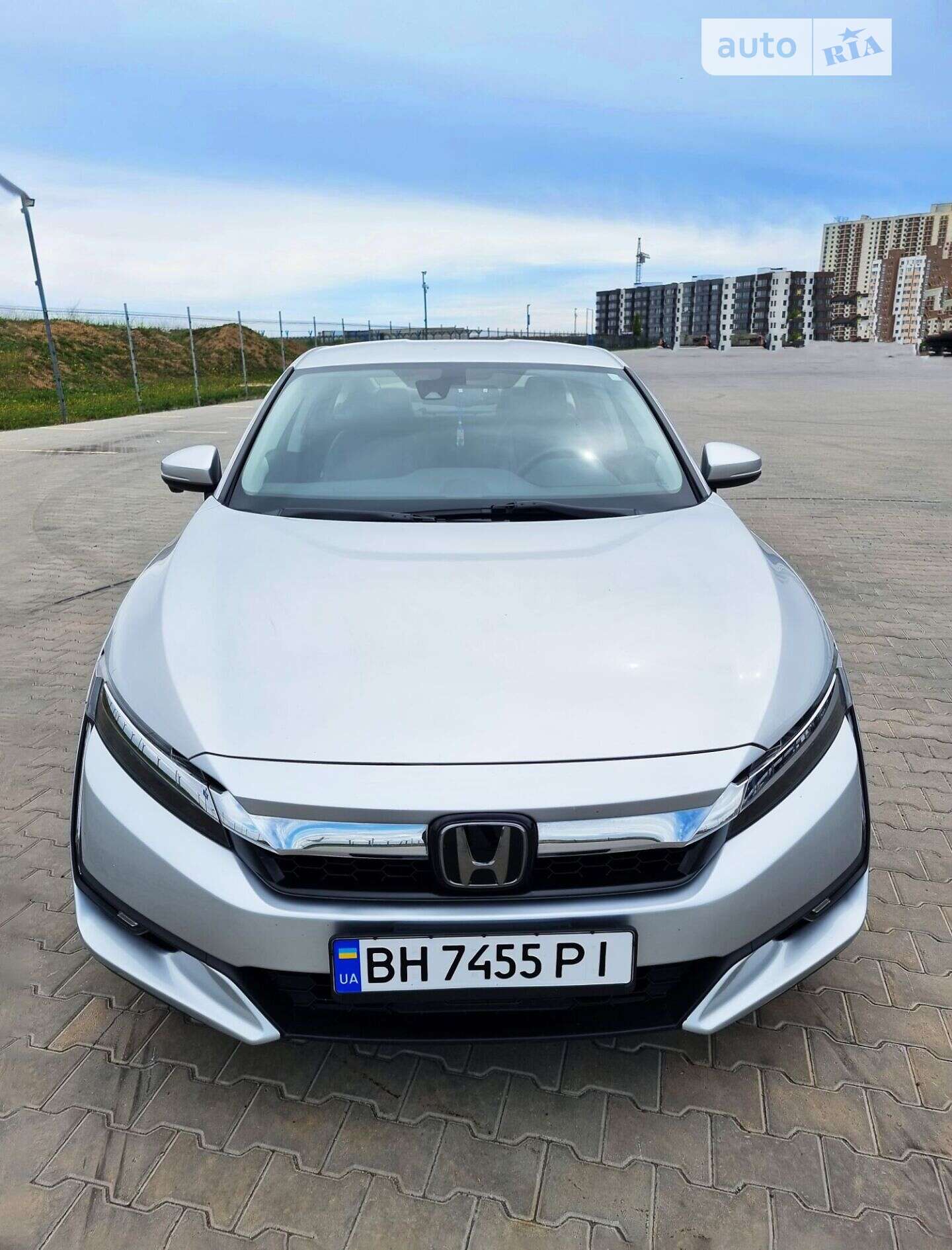 Honda Clarity 2018 VIN JHMZC5F17JC007053 фото оголошення 2 з 20