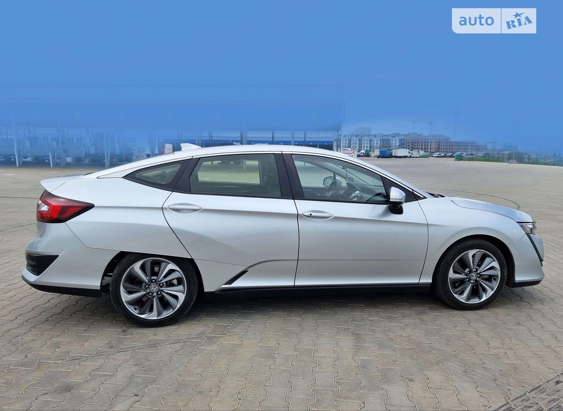 Honda Clarity 2018 VIN JHMZC5F17JC007053 фото оголошення 4 з 20
