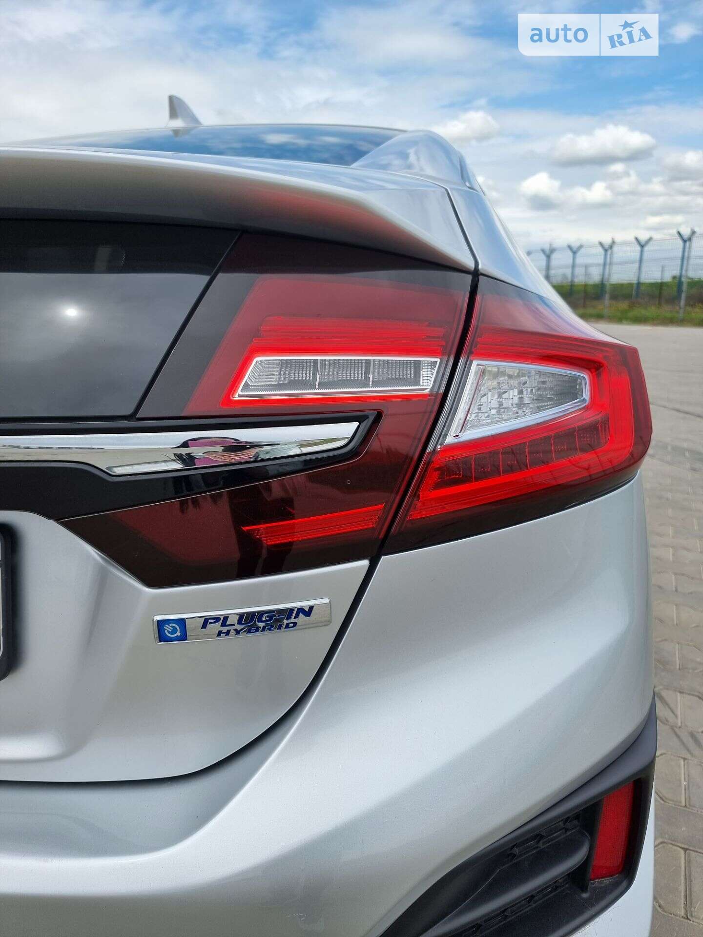 Honda Clarity 2018 VIN JHMZC5F17JC007053 фото оголошення 7 з 20