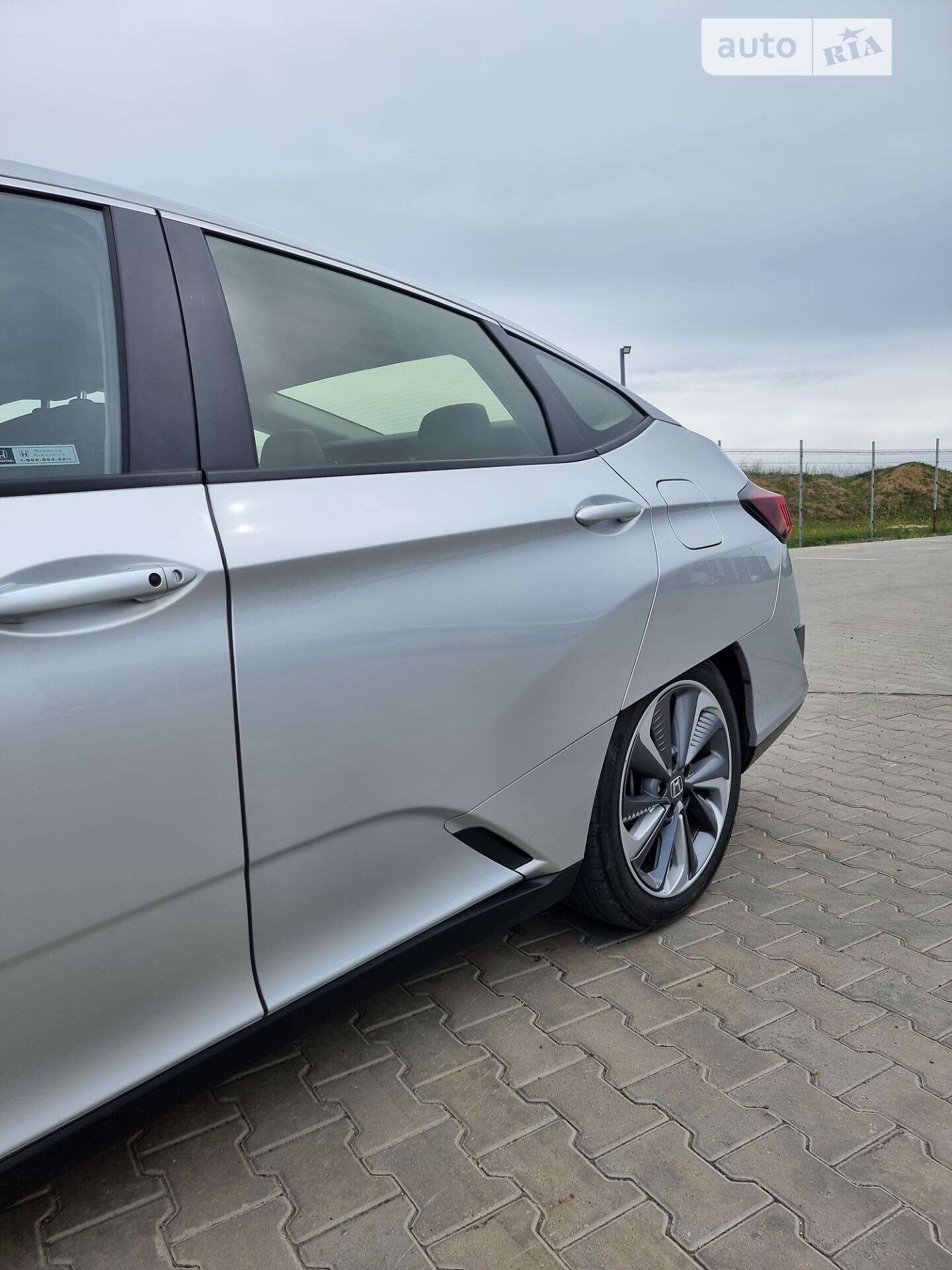 Honda Clarity 2018 VIN JHMZC5F17JC007053 фото оголошення 8 з 20