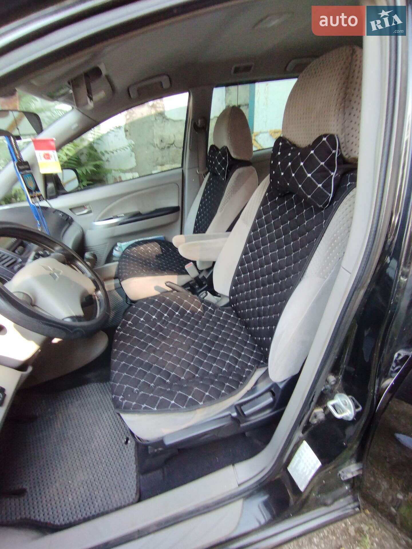 Mitsubishi Grandis 2004 VIN JMBLRNA4W4Z001831 фото оголошення 13 з 34