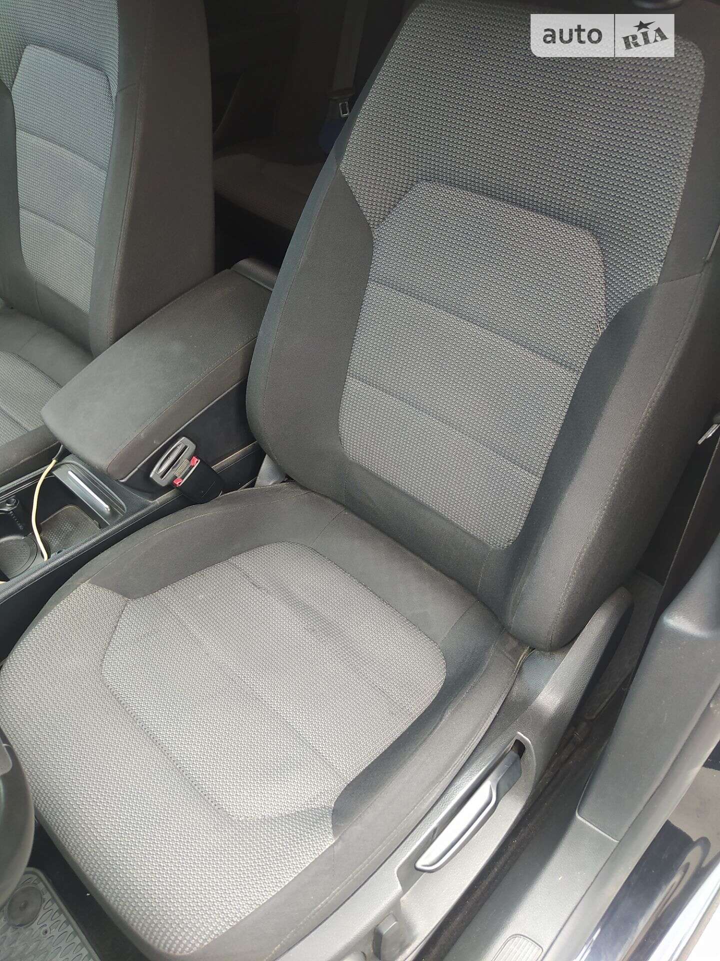 Volkswagen Passat 2011 VIN WVWZZZ3CZCE063642 фото оголошення 3 з 36