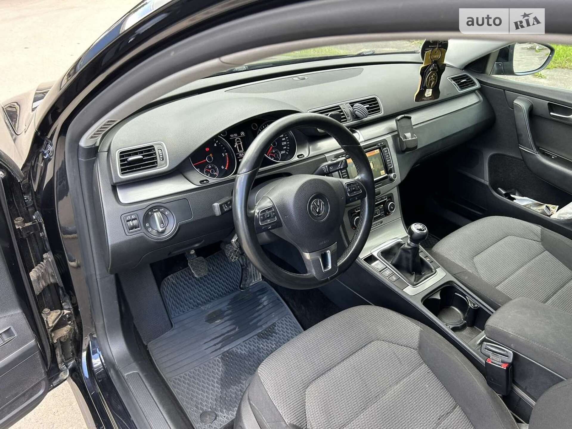 Volkswagen Passat 2011 VIN WVWZZZ3CZCE063642 фото оголошення 32 з 36
