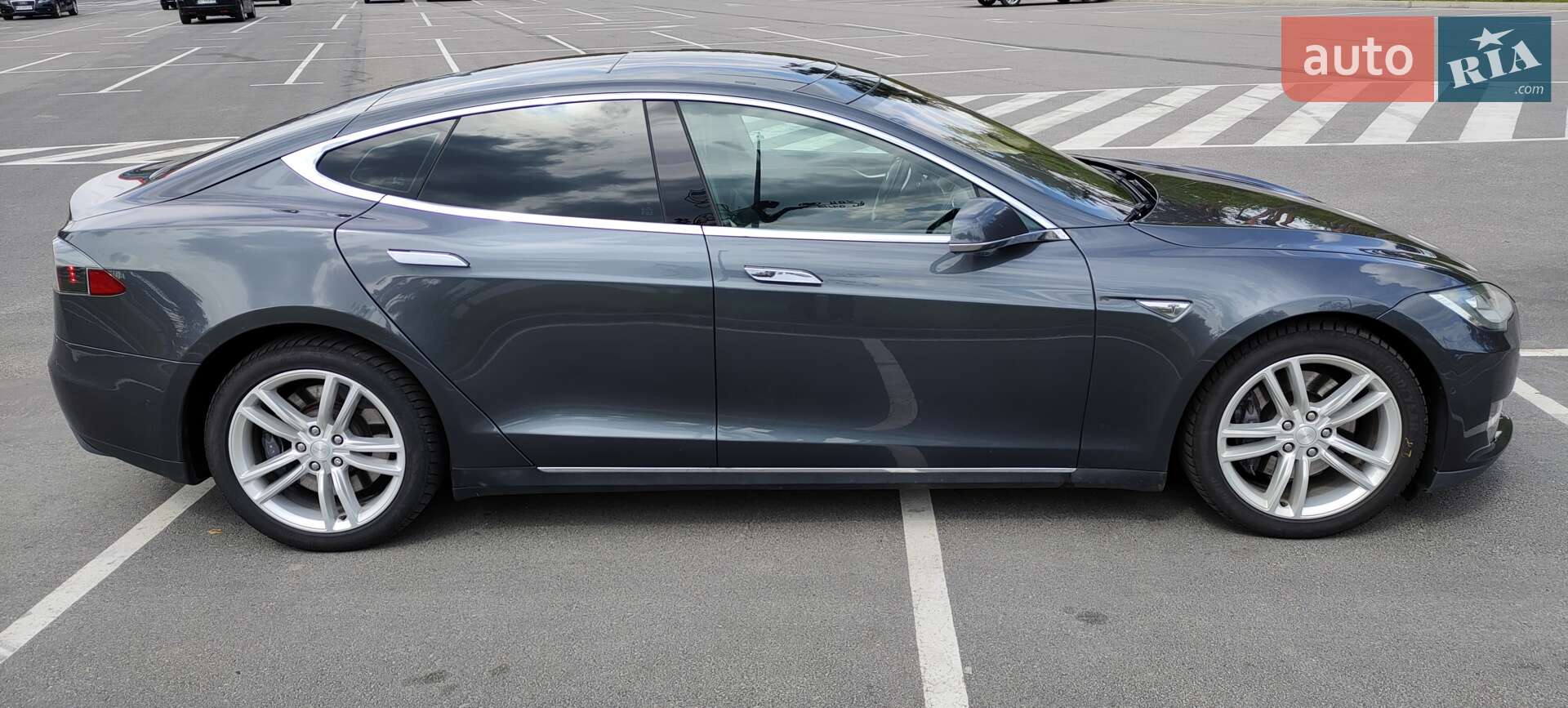 Tesla Model S 2015 VIN 5YJSA1S25FF095725 фото оголошення 2 з 8