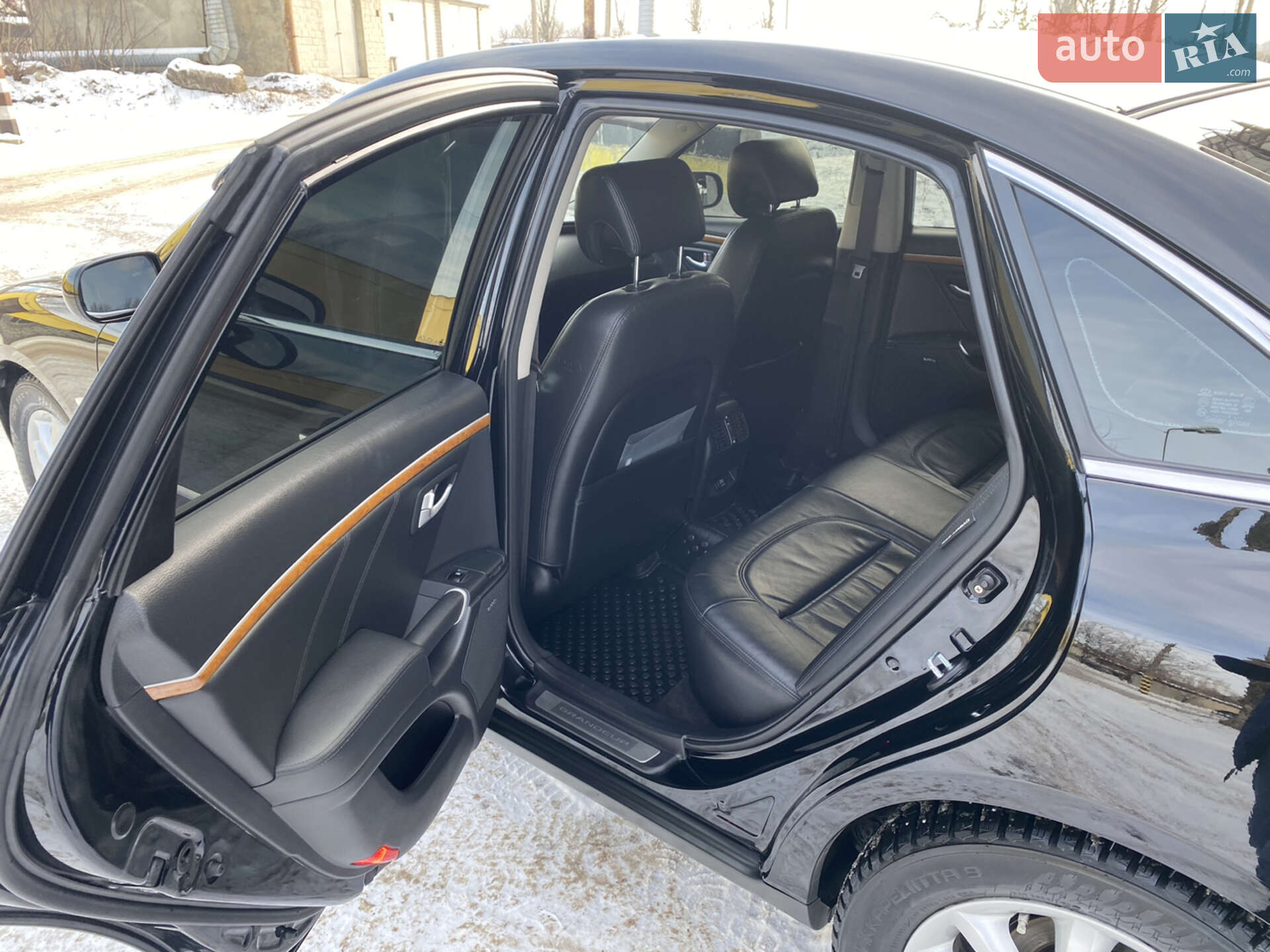 Hyundai Grandeur 2008 VIN KMHFC41DP8A308997 фото оголошення 4 з 5