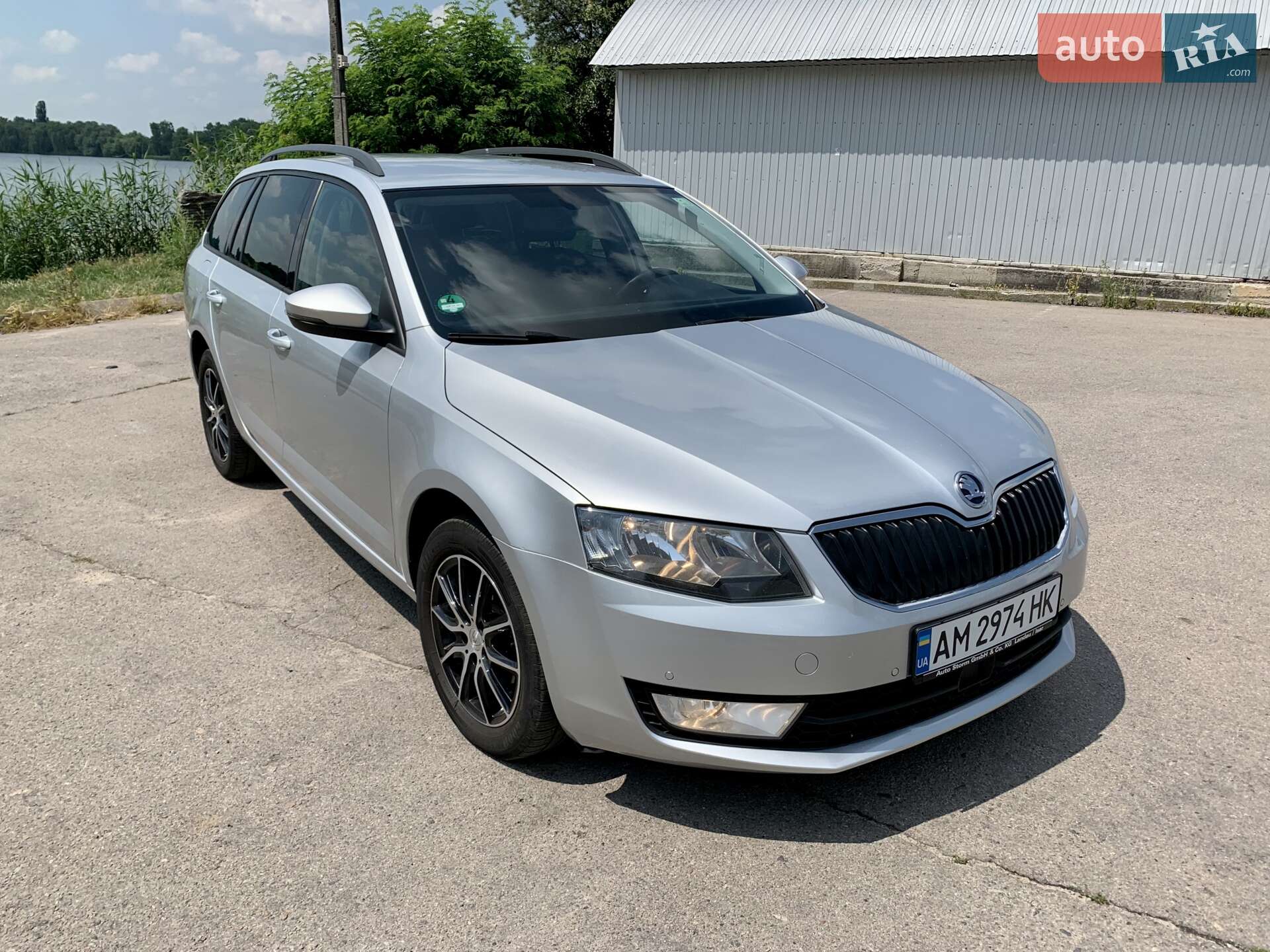 Skoda Octavia 2016 VIN TMBJG7NE3H0007999 фото оголошення 4 з 36