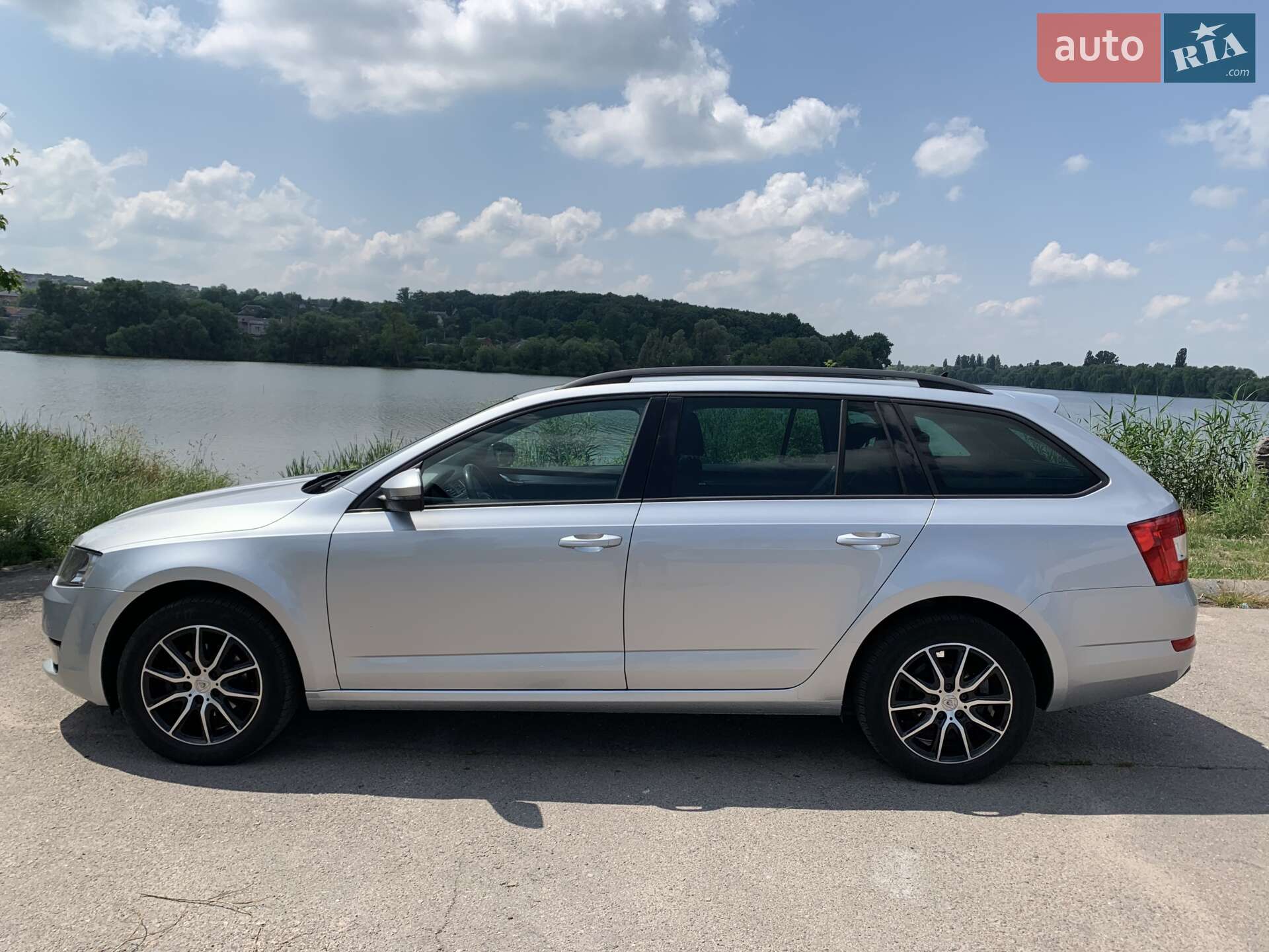 Skoda Octavia 2016 VIN TMBJG7NE3H0007999 фото оголошення 5 з 36