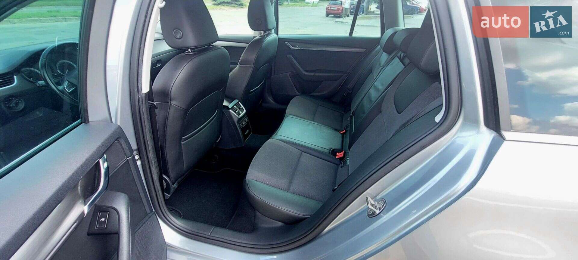 Skoda Octavia 2018 VIN TMBJG7NE3K0027578 фото оголошення 12 з 21