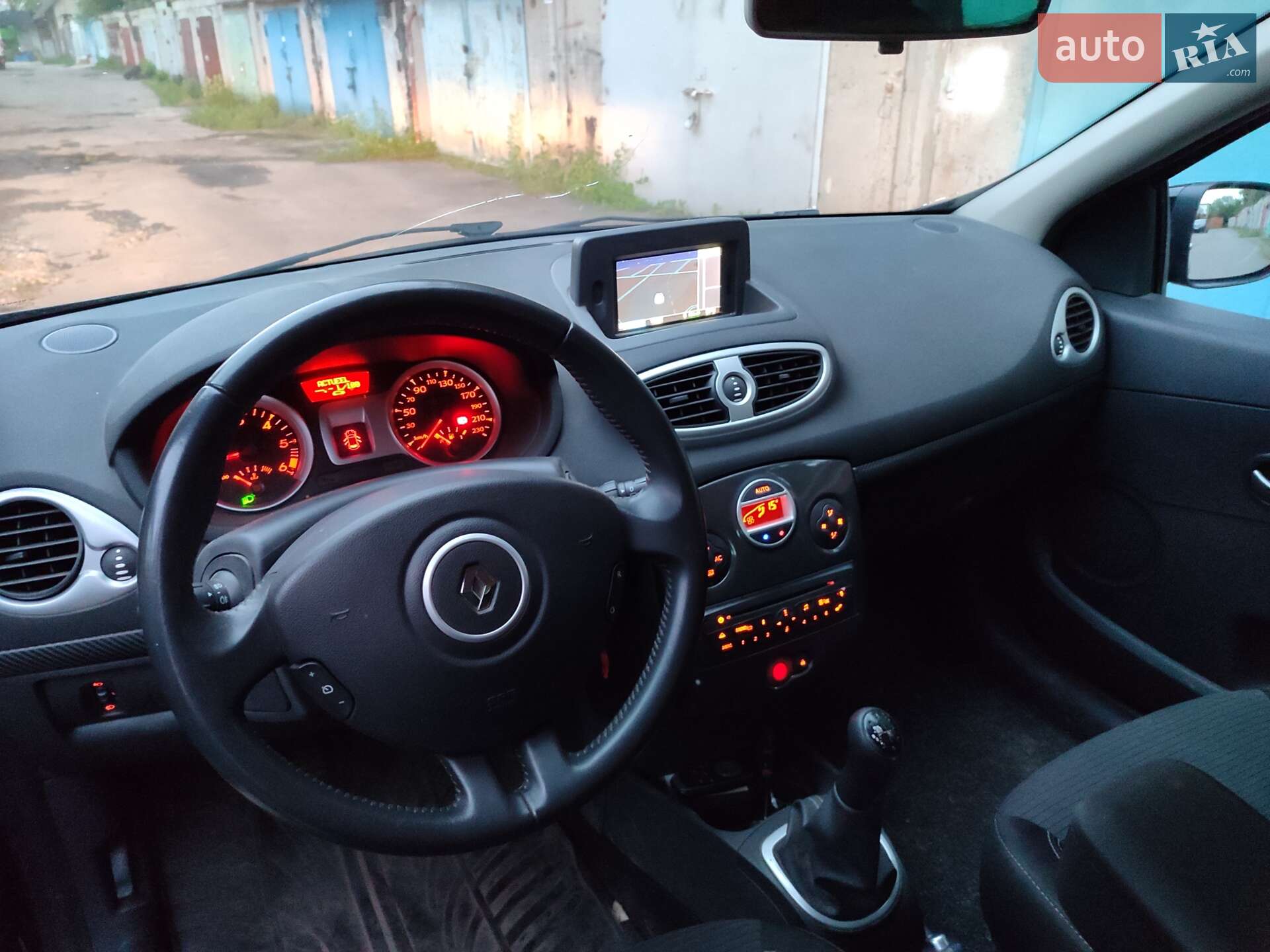 Renault Clio 2012 VIN VF1KR2HDH46991690 фото оголошення 2 з 9