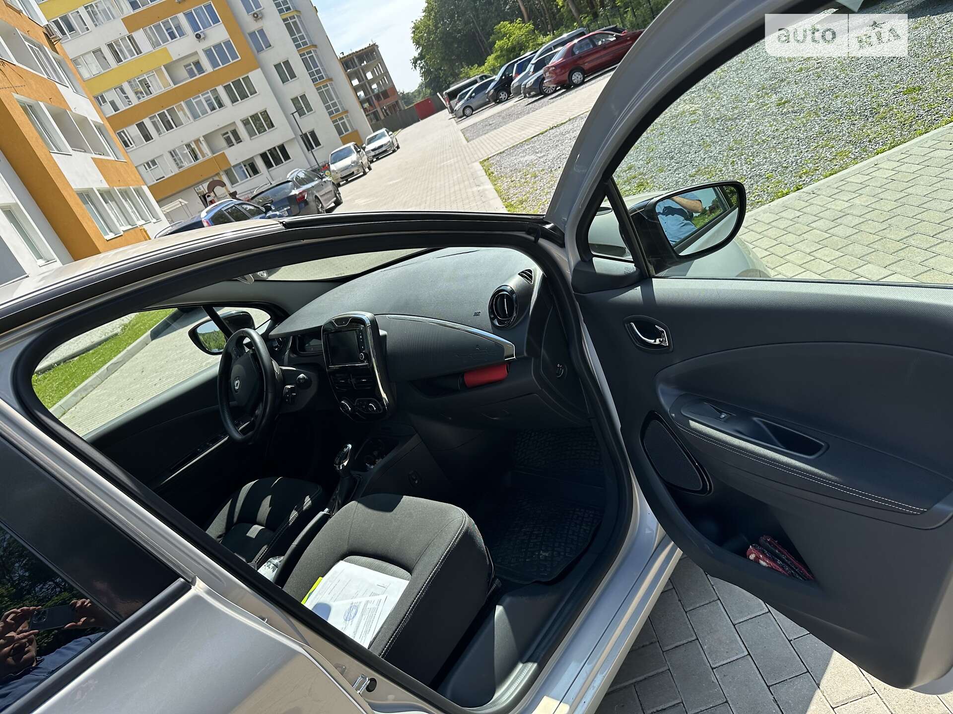Renault Zoe 2018 VIN VF1AGVYF060075007 фото оголошення 3 з 8