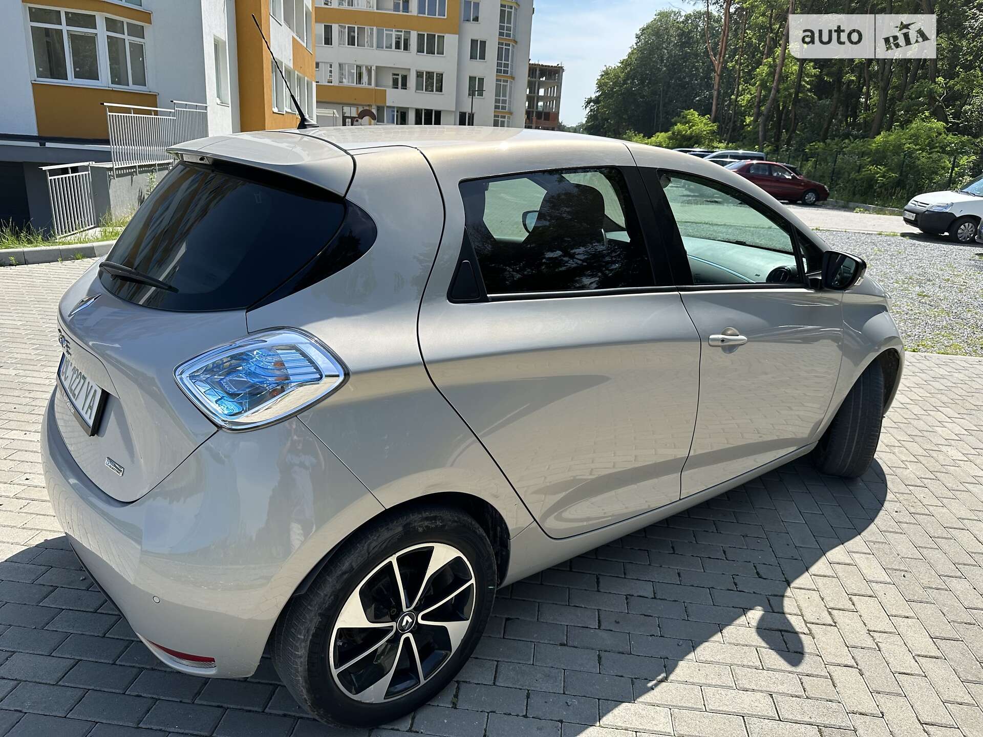 Renault Zoe 2018 VIN VF1AGVYF060075007 фото оголошення 5 з 8