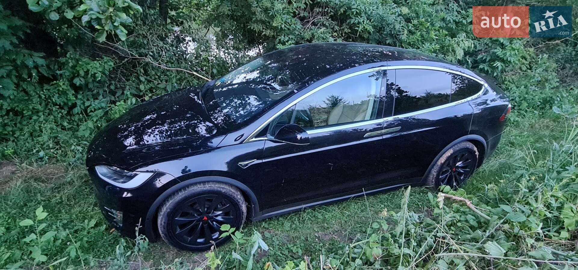 Tesla Model X 2017 VIN 5YJXCBE22HF044400 фото оголошення 5 з 35