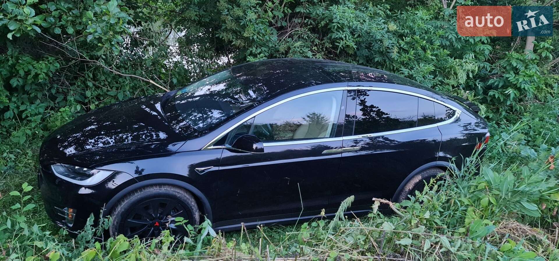 Tesla Model X 2017 VIN 5YJXCBE22HF044400 фото оголошення 6 з 35