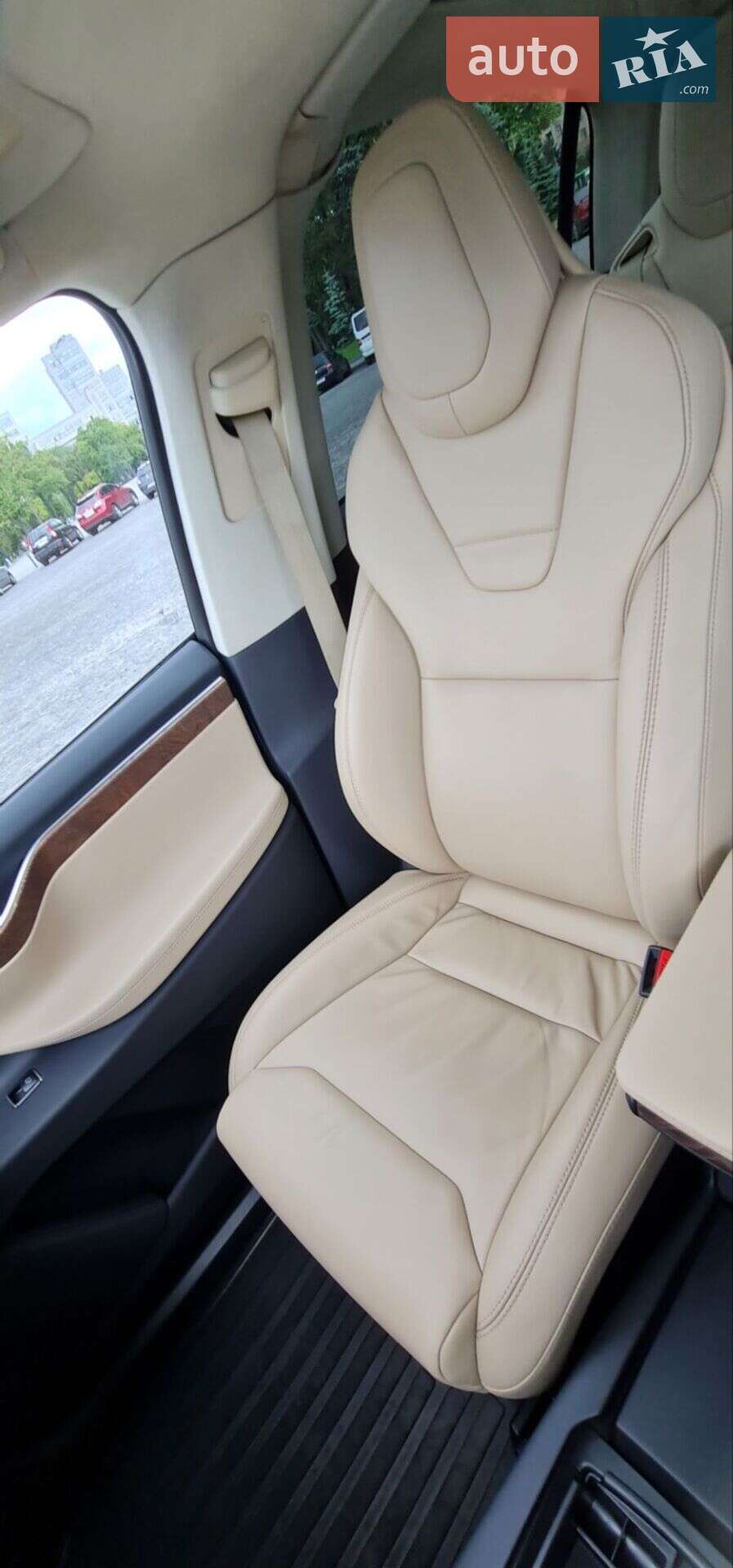 Tesla Model X 2017 VIN 5YJXCBE22HF044400 фото оголошення 9 з 35