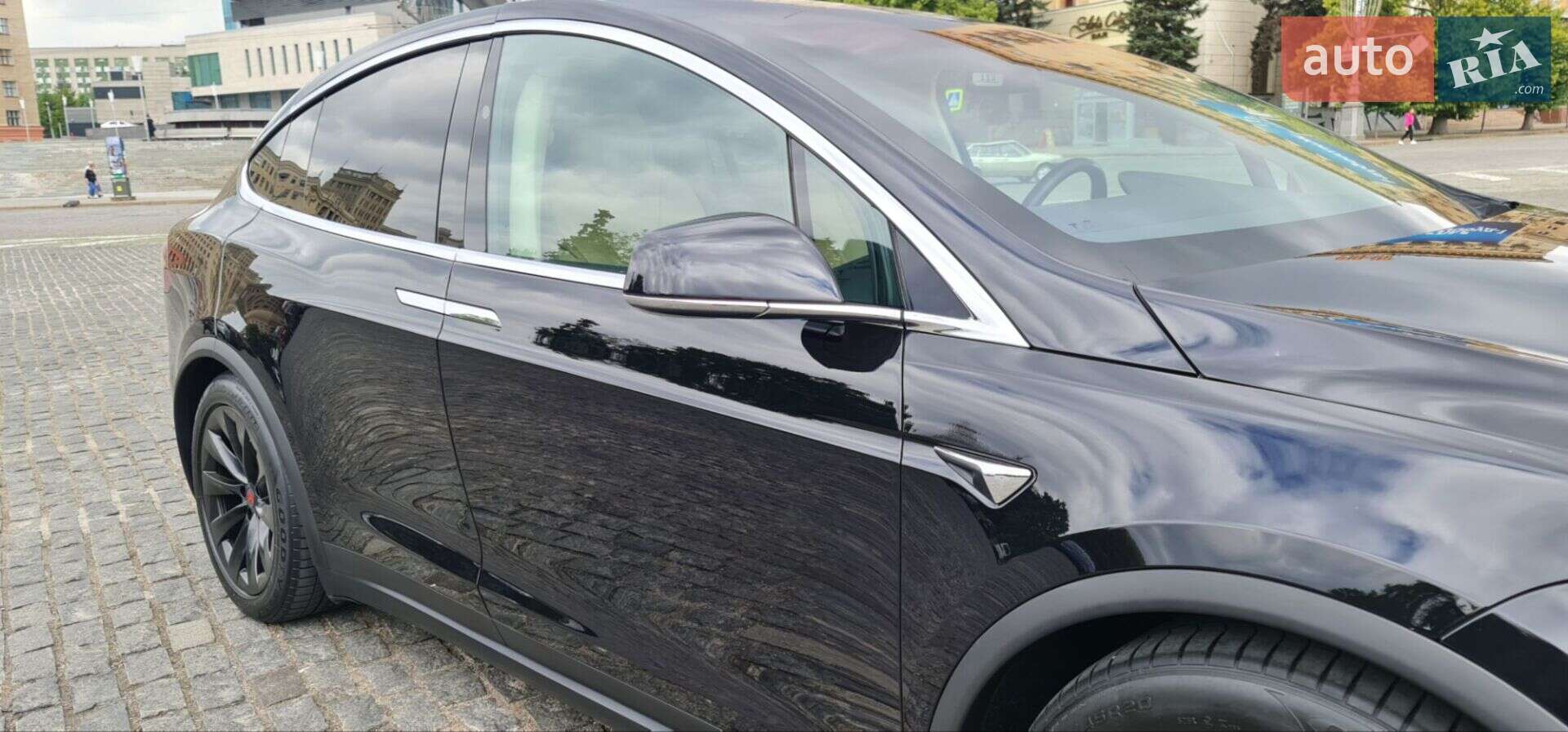 Tesla Model X 2017 VIN 5YJXCBE22HF044400 фото оголошення 10 з 35