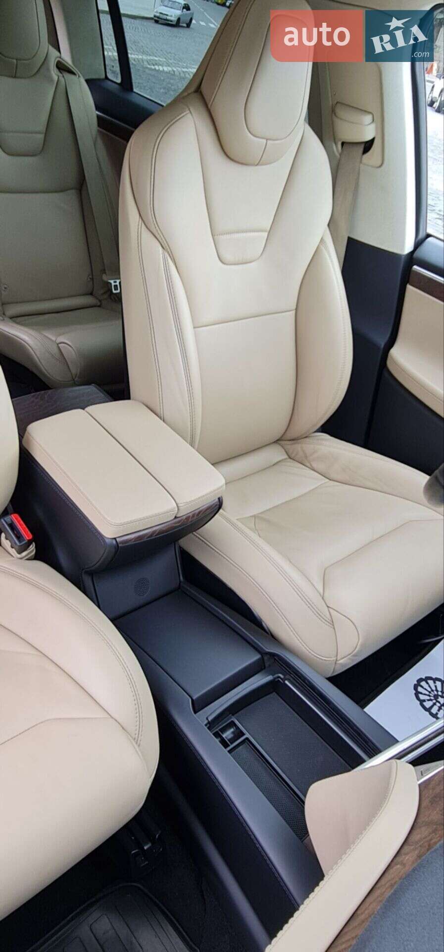 Tesla Model X 2017 VIN 5YJXCBE22HF044400 фото оголошення 29 з 35