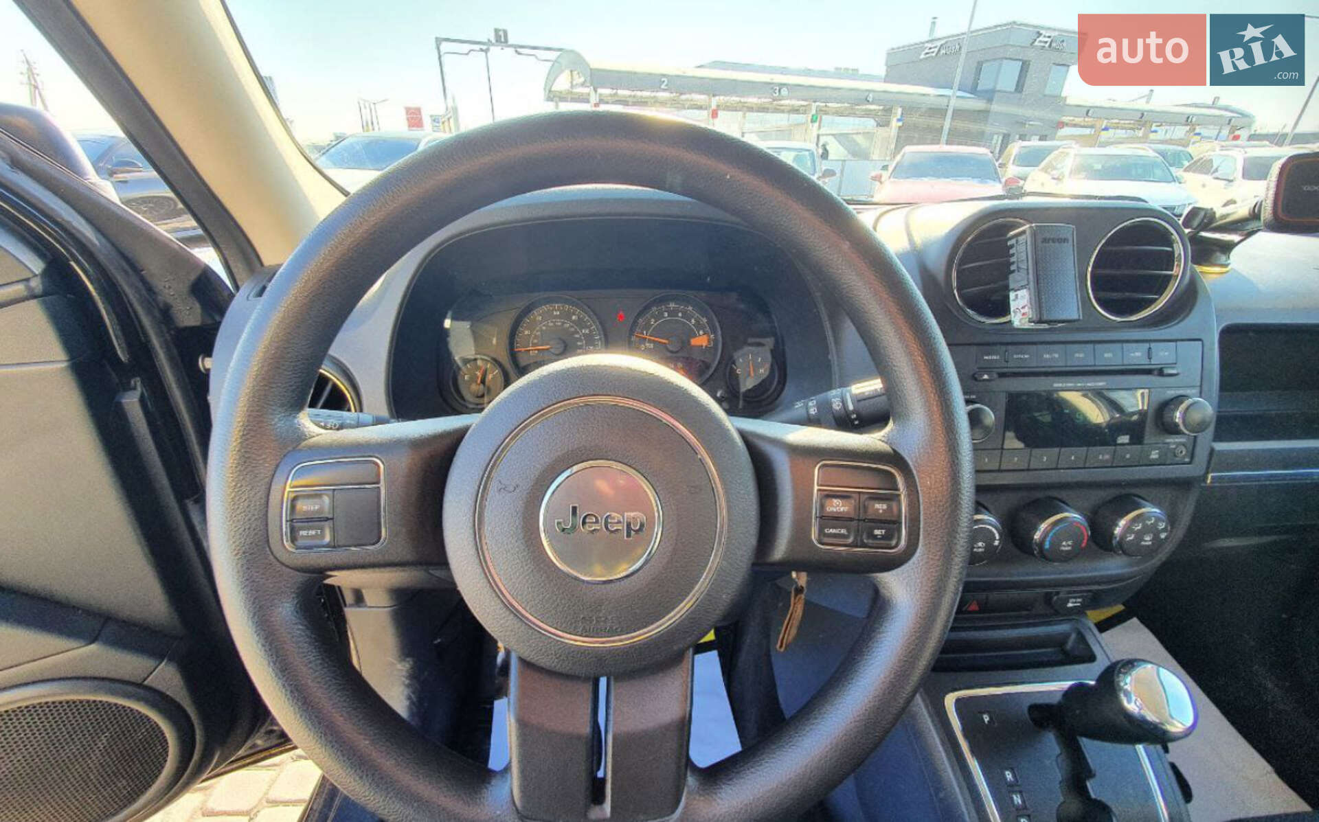 Jeep Patriot 2015 VIN 1C4NJPBB2FD296439 фото оголошення 2 з 10