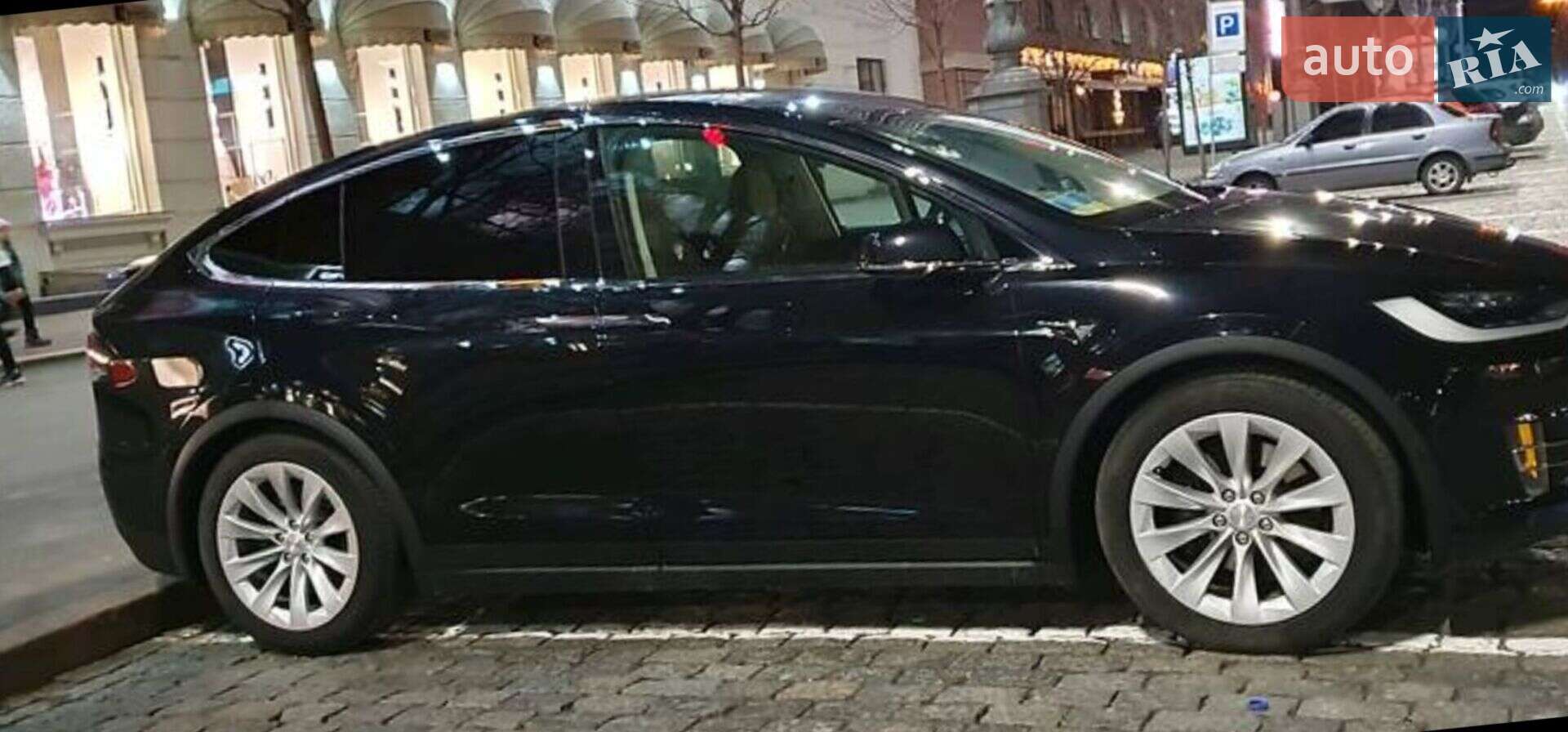 Tesla Model X 2017 VIN 5YJXCBE22HF044400 фото оголошення 12 з 54