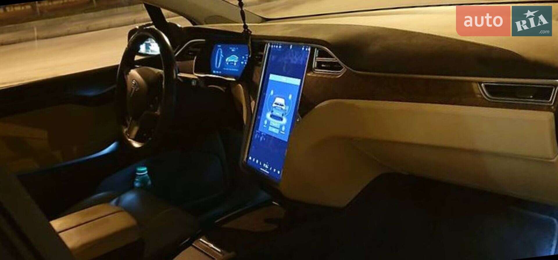 Tesla Model X 2017 VIN 5YJXCBE22HF044400 фото оголошення 13 з 54