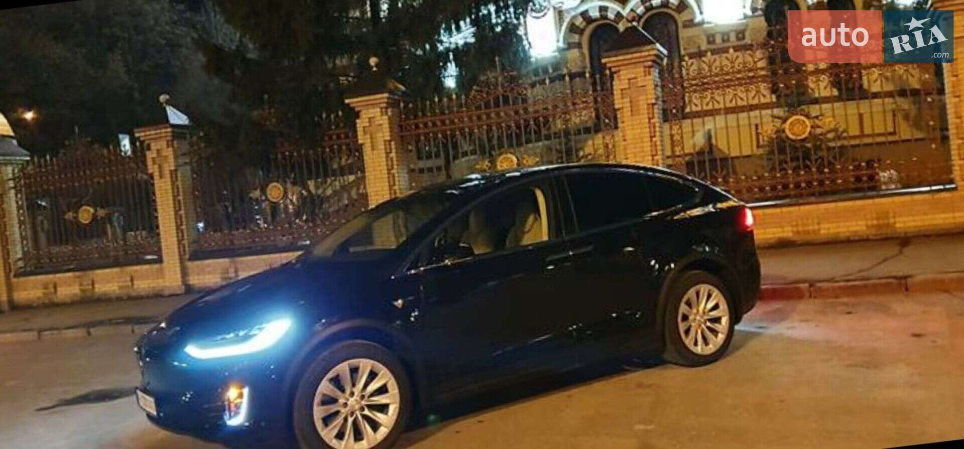 Tesla Model X 2017 VIN 5YJXCBE22HF044400 фото оголошення 14 з 54