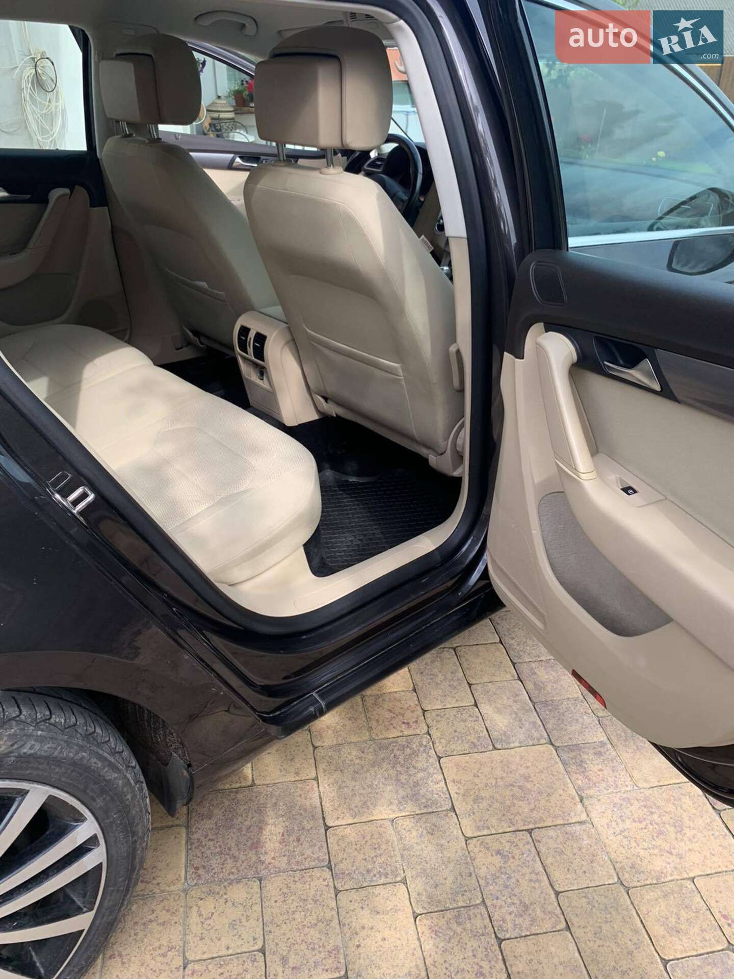 Volkswagen Passat 2011 VIN WVWZZZ3CZBE352013 фото оголошення 8 з 21