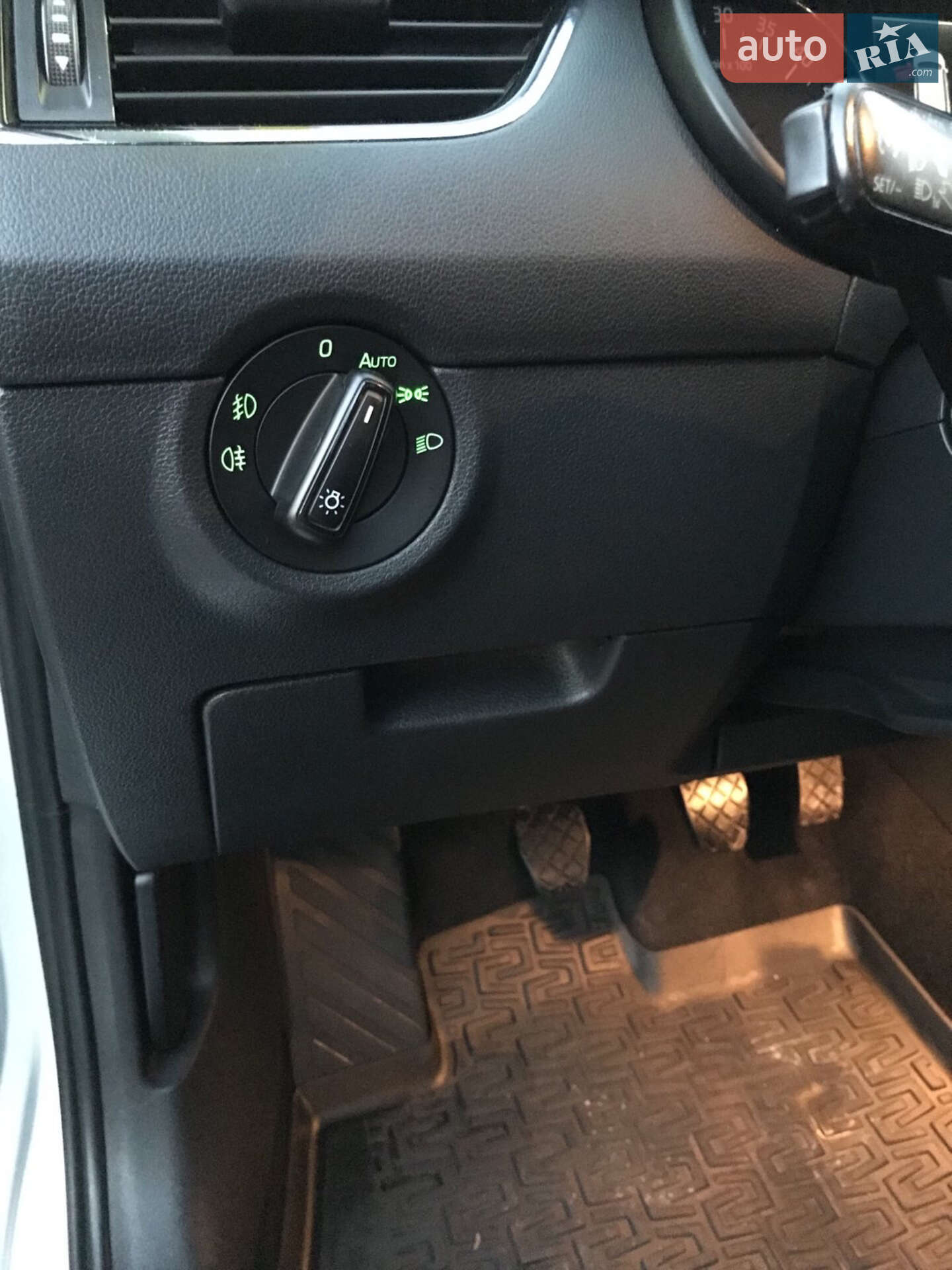 Skoda Octavia 2014 VIN TMBJJ6NE7F0109606 фото оголошення 27 з 49