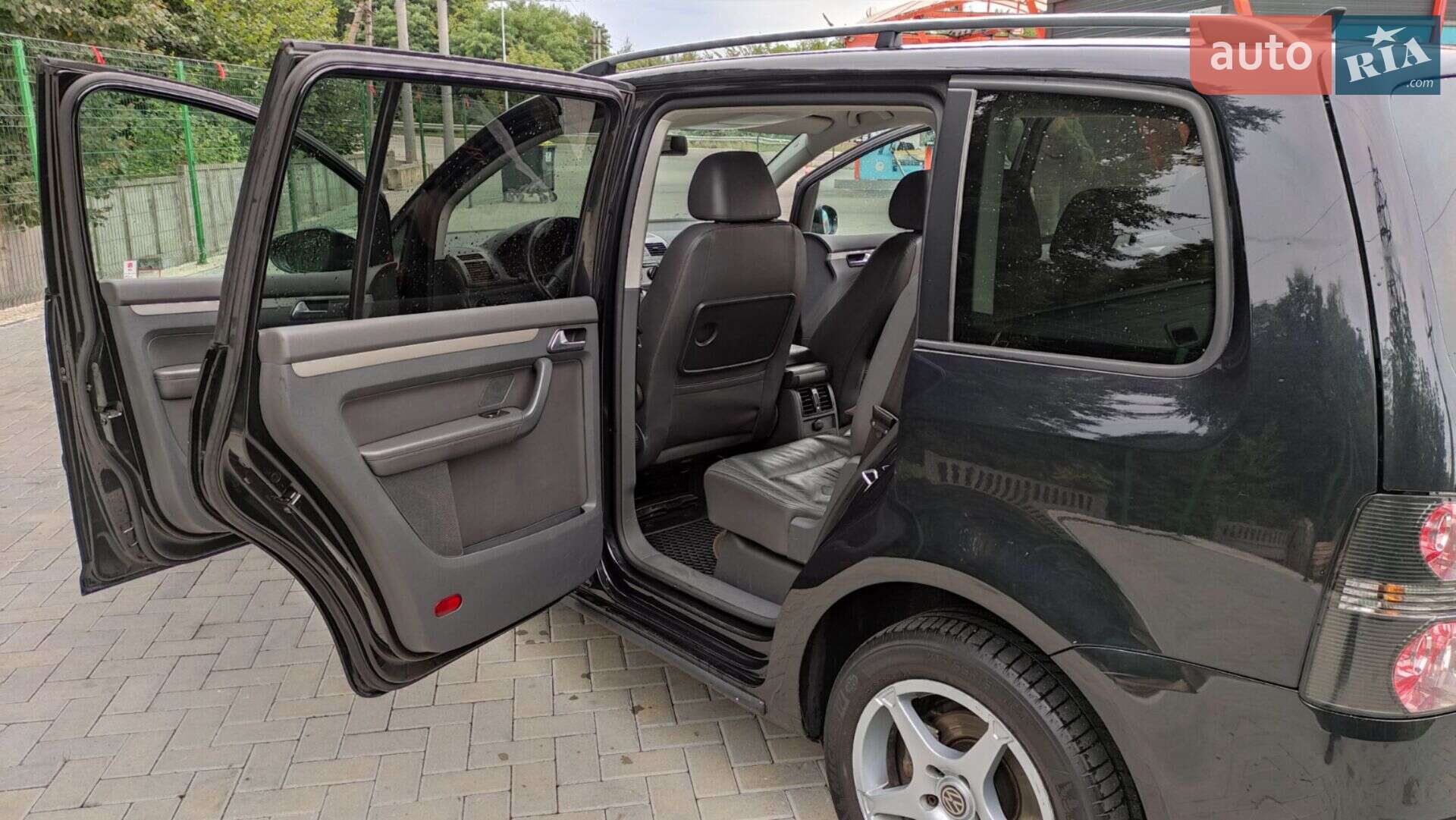 Volkswagen Touran 2010 VIN WVGZZZ1TZAW099144 фото оголошення 2 з 12